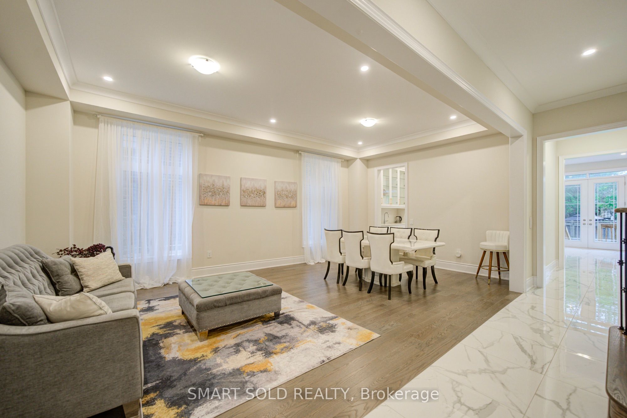 2 Menotti Drive Property Photo 8