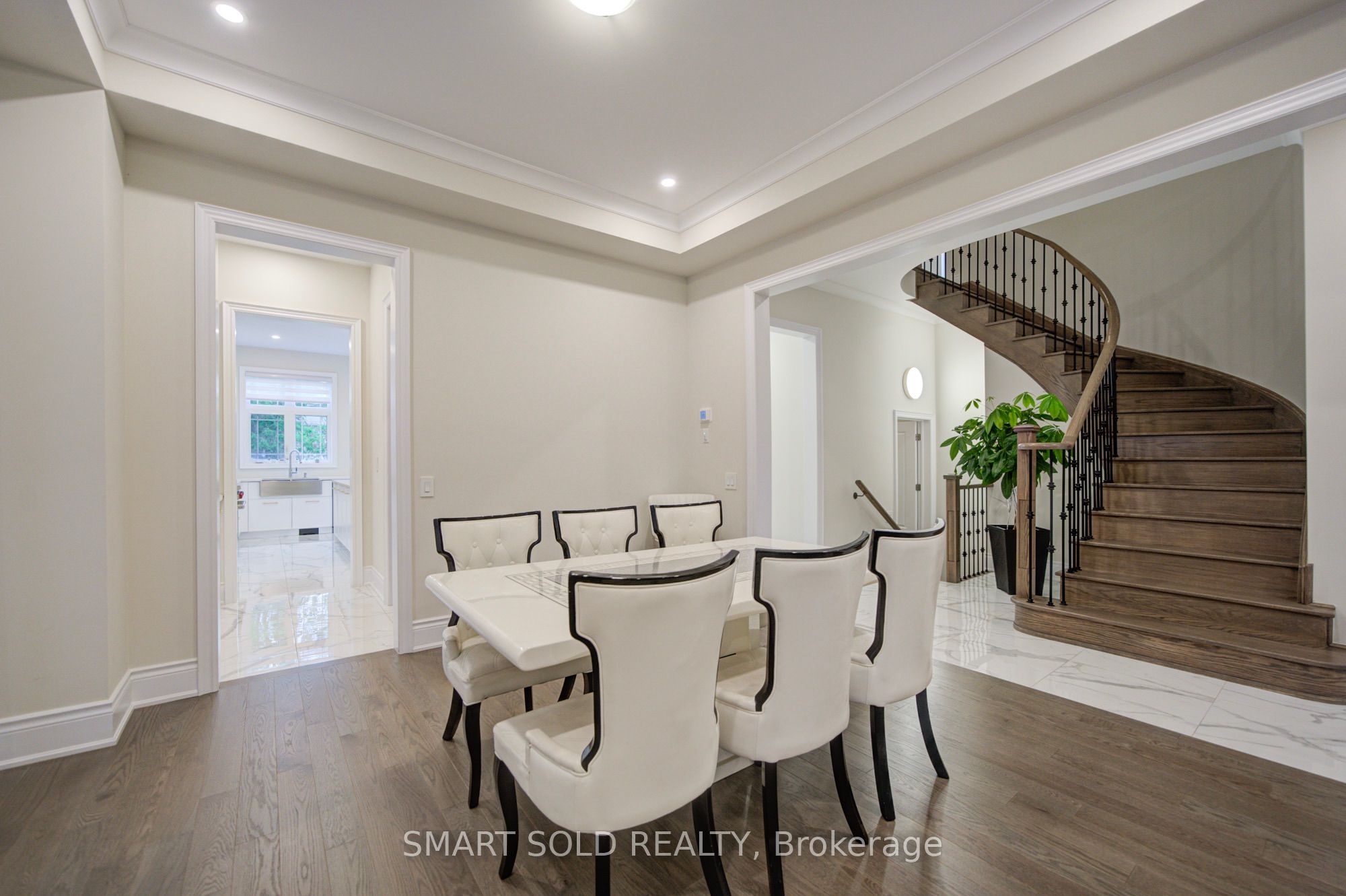 2 Menotti Drive Property Photo 13