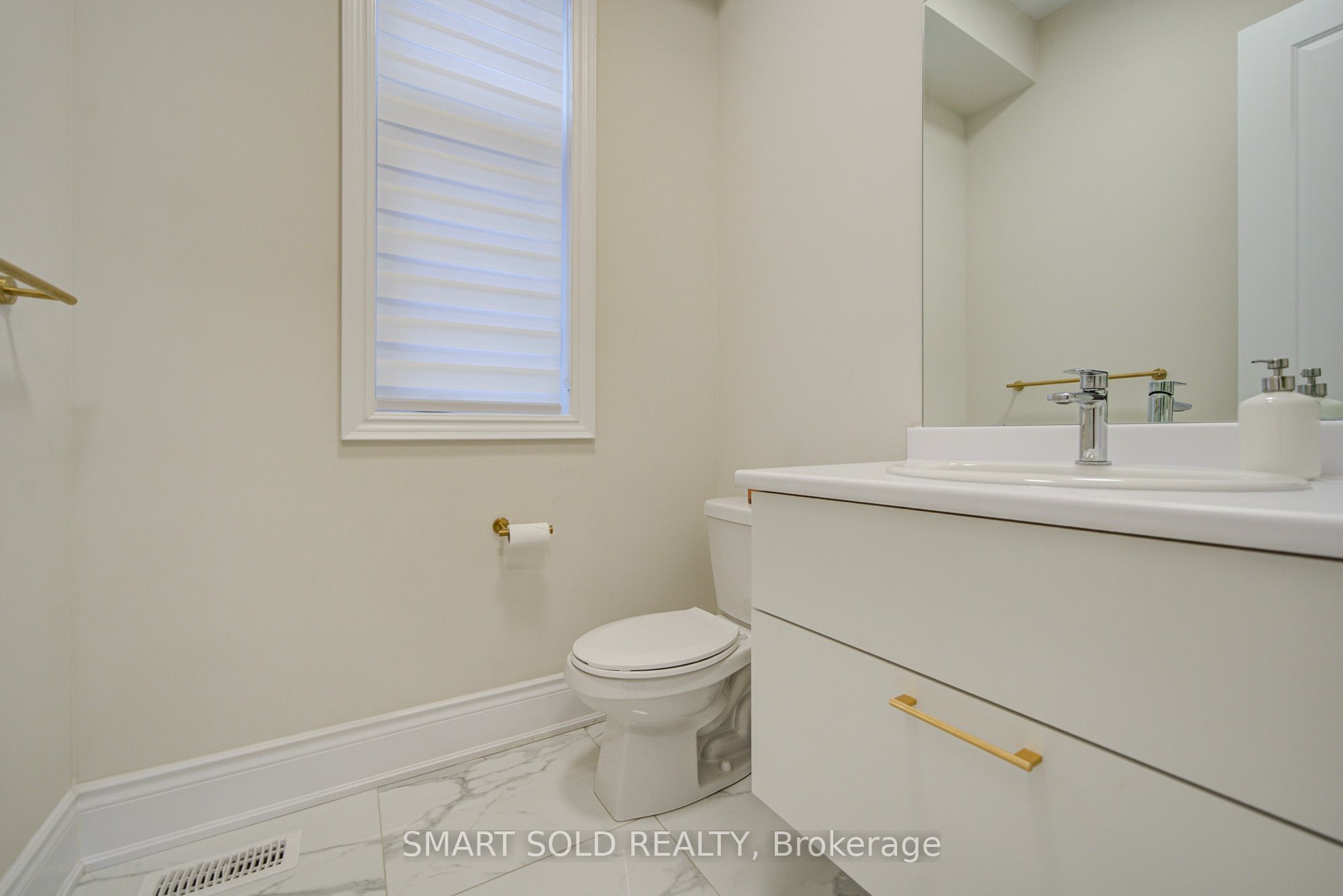 2 Menotti Drive Property Photo 25