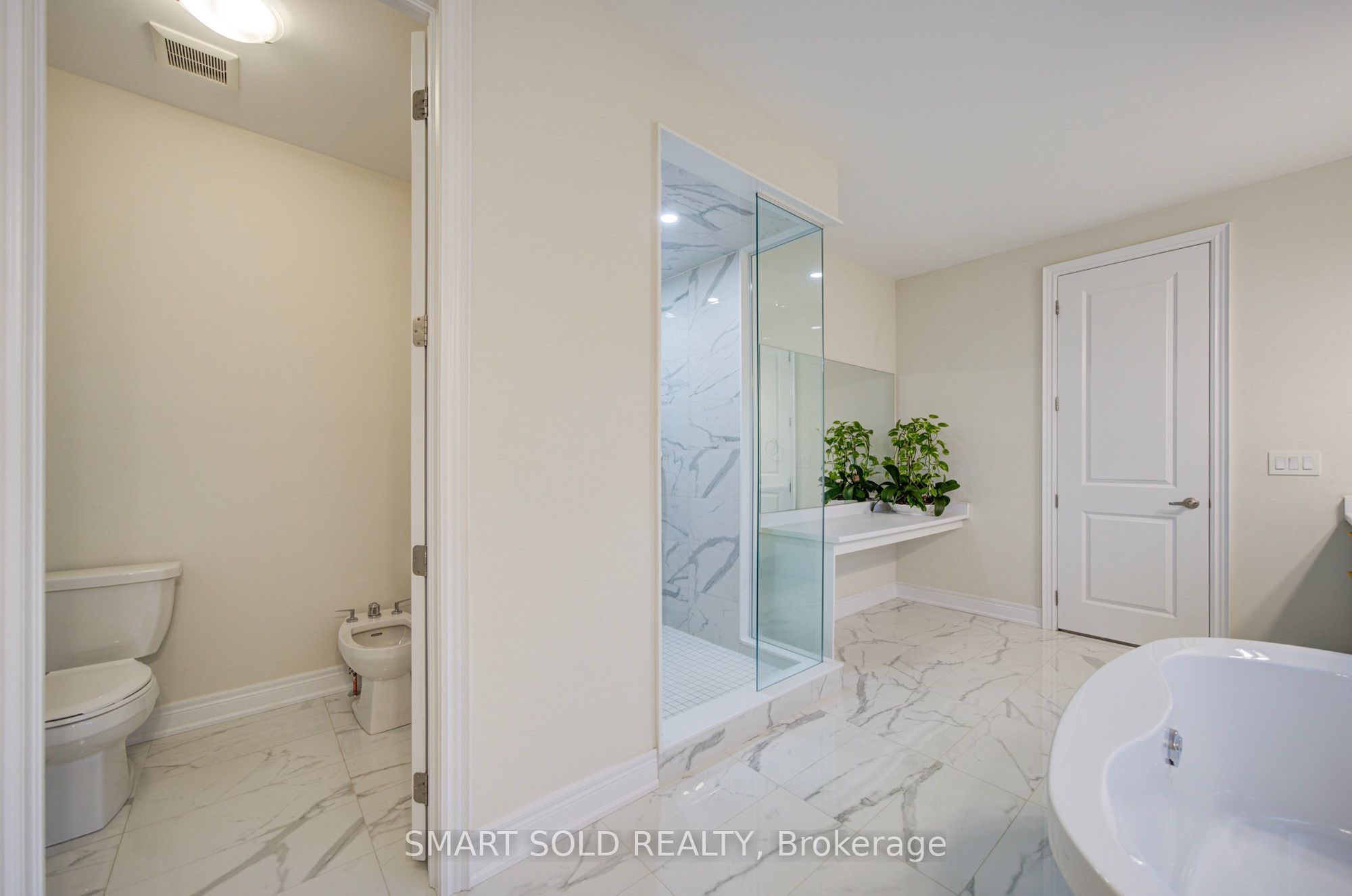 2 Menotti Drive Property Photo 34
