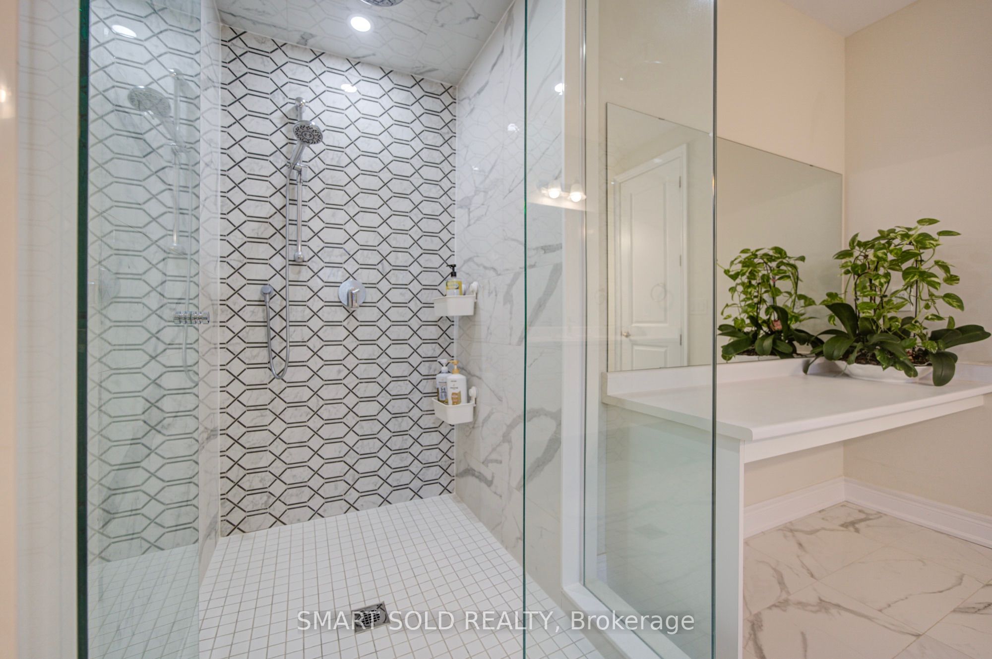 2 Menotti Drive Property Photo 35