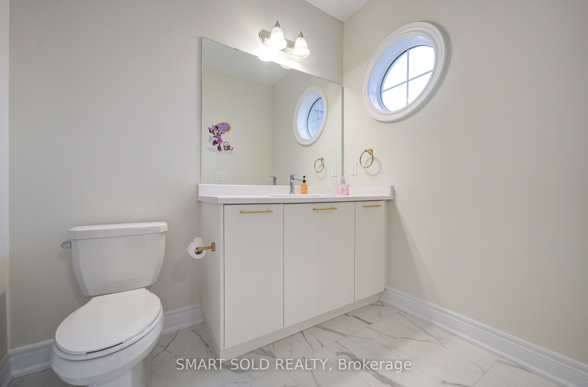 2 Menotti Drive Property Photo 39