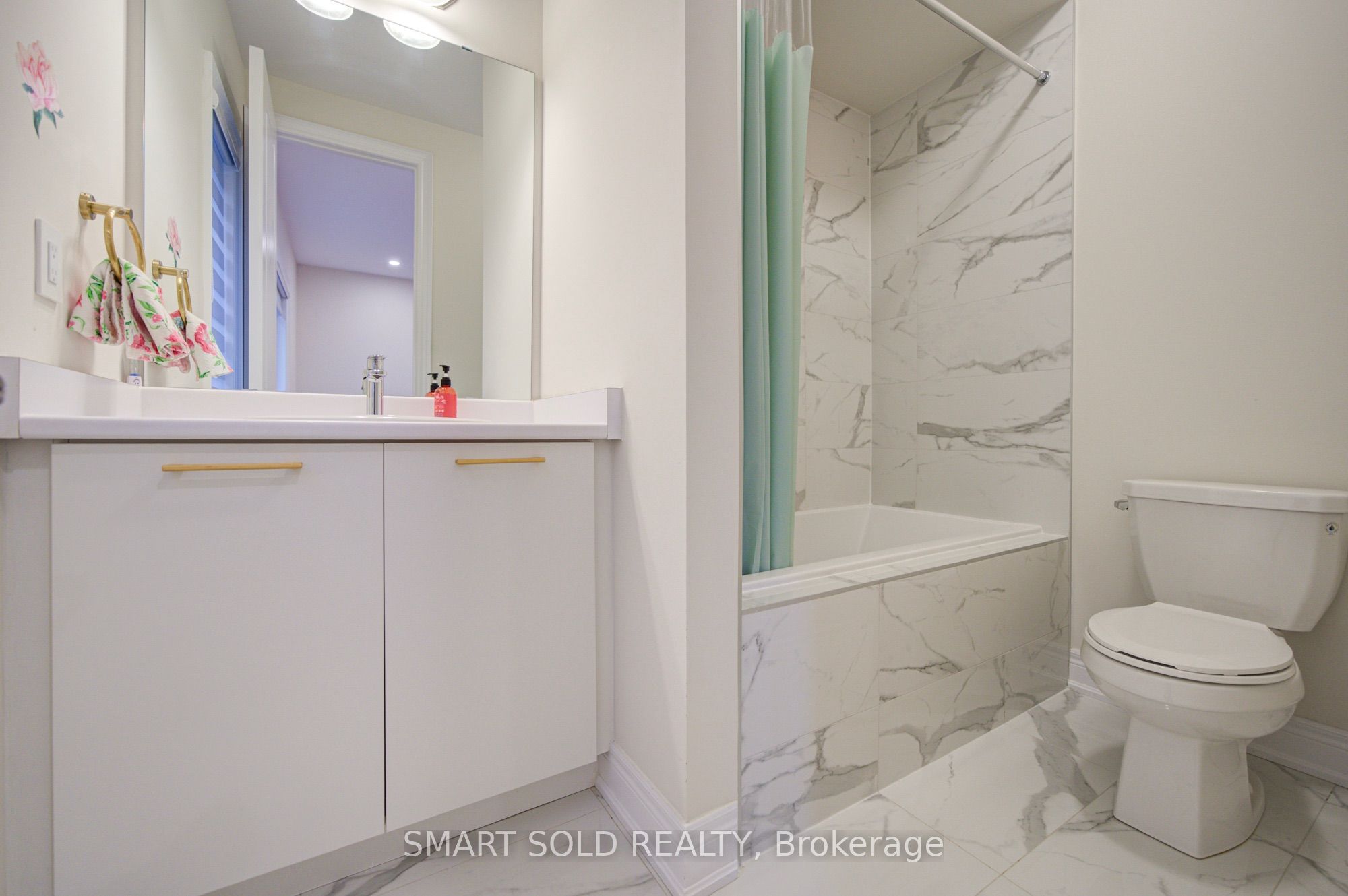 2 Menotti Drive Property Photo 42