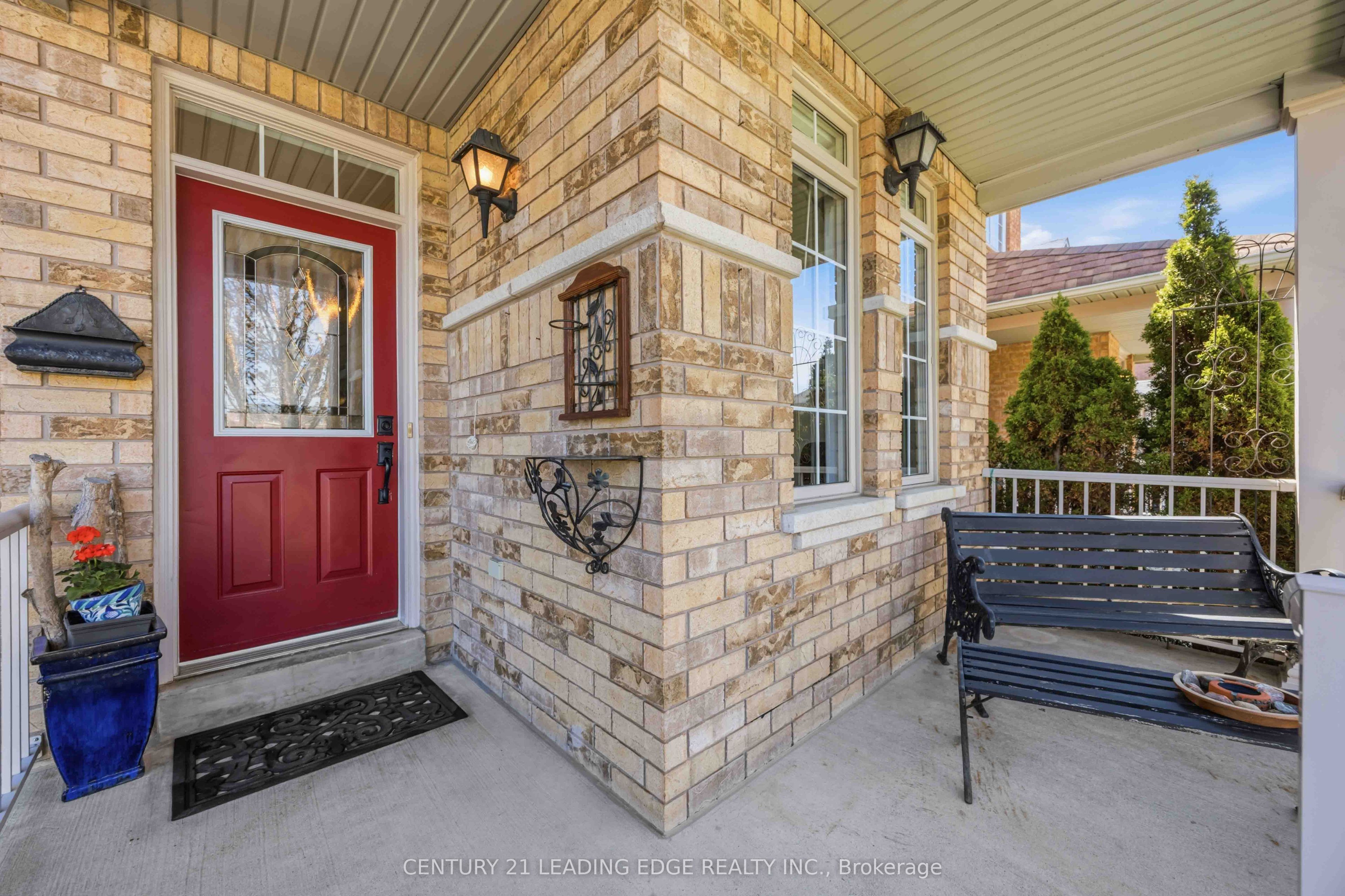 156 Landsdown Crescent Property Photo 2