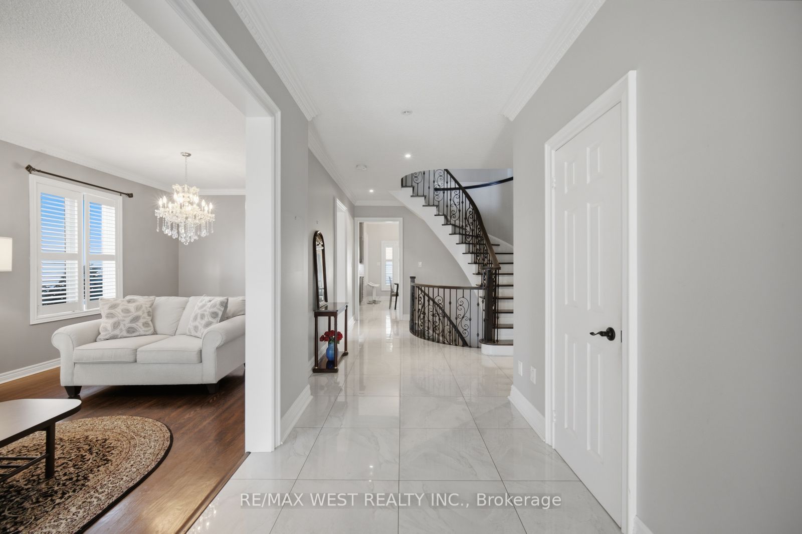 65 Burnhaven Avenue Property Photo 3