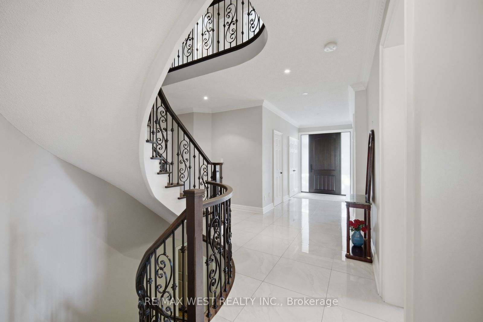 65 Burnhaven Avenue Property Photo 4