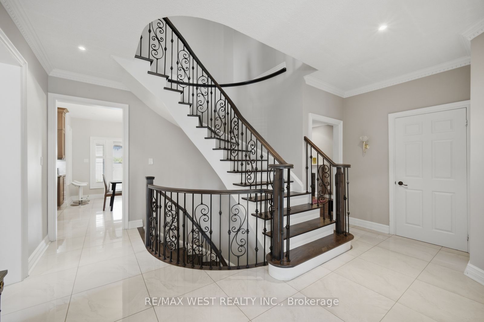 65 Burnhaven Avenue Property Photo 5