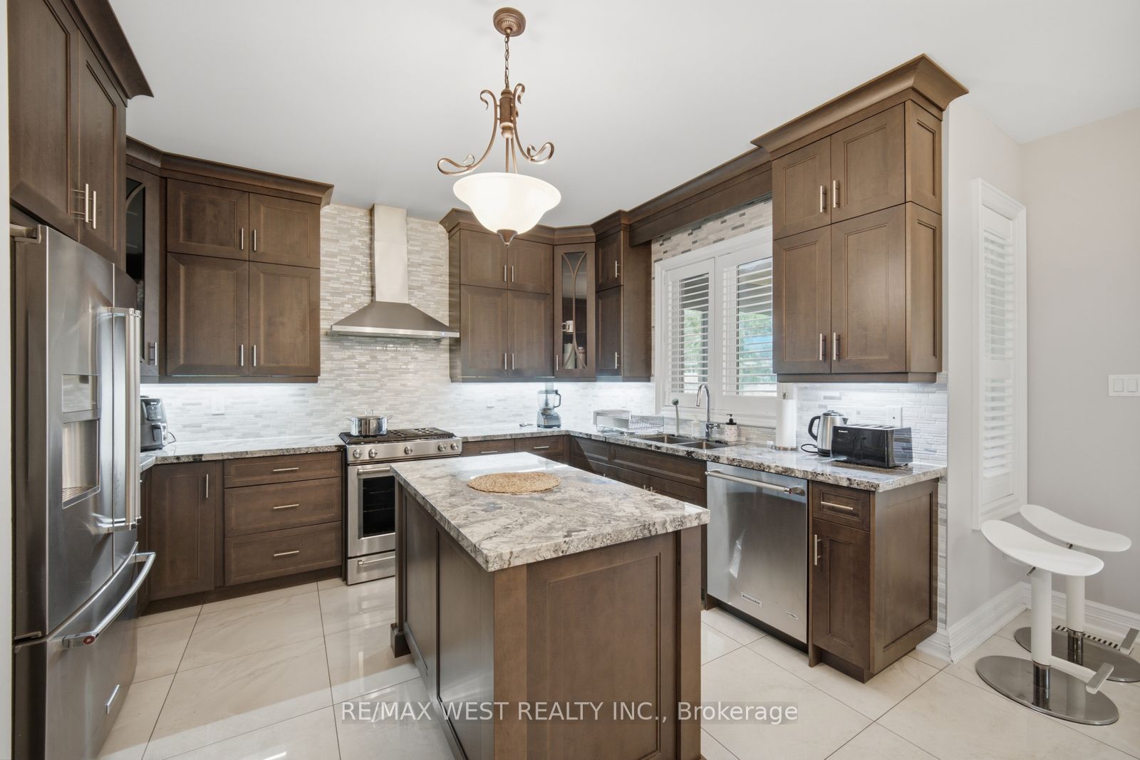 65 Burnhaven Avenue Property Photo 14