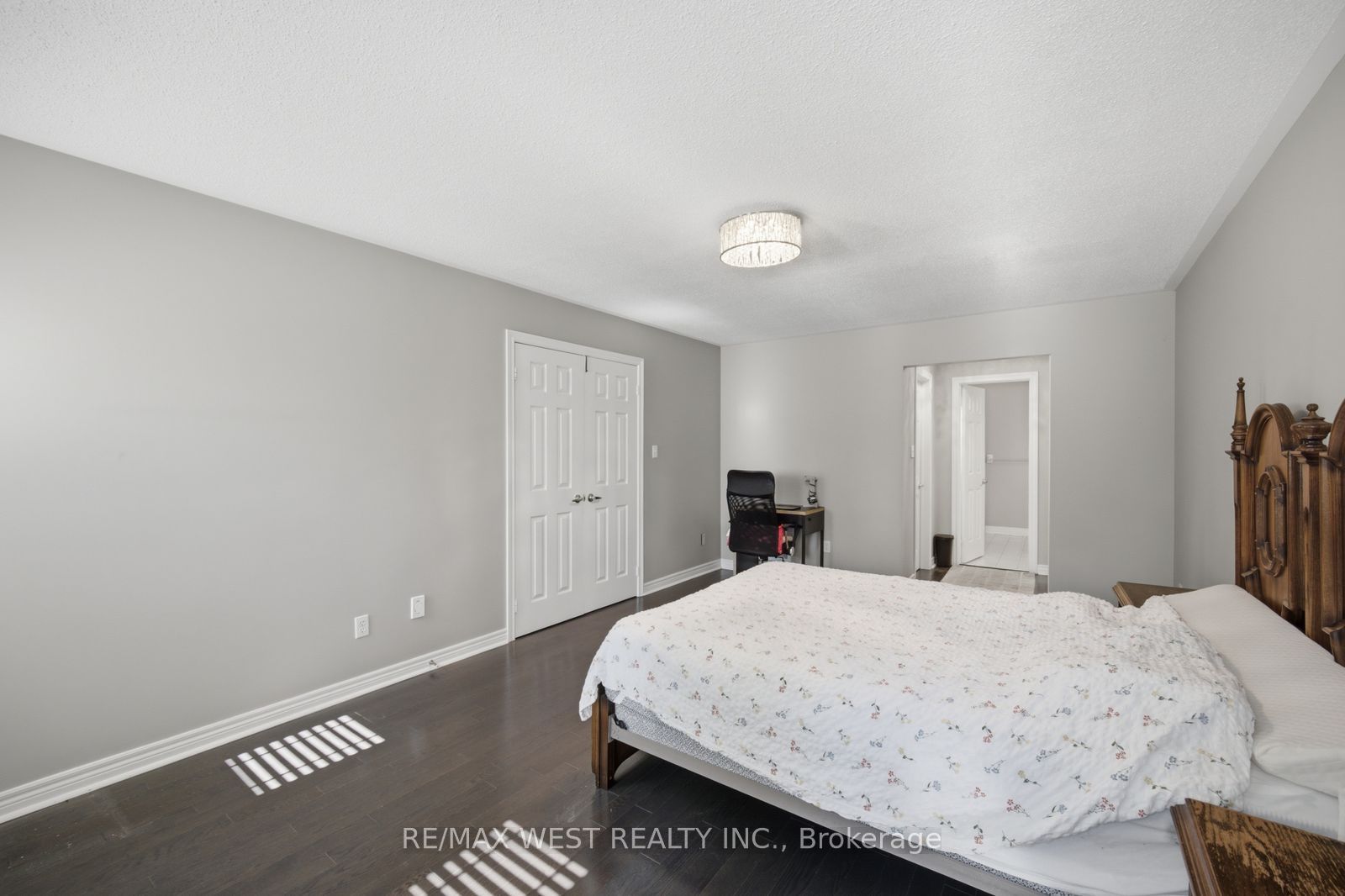 65 Burnhaven Avenue Property Photo 33
