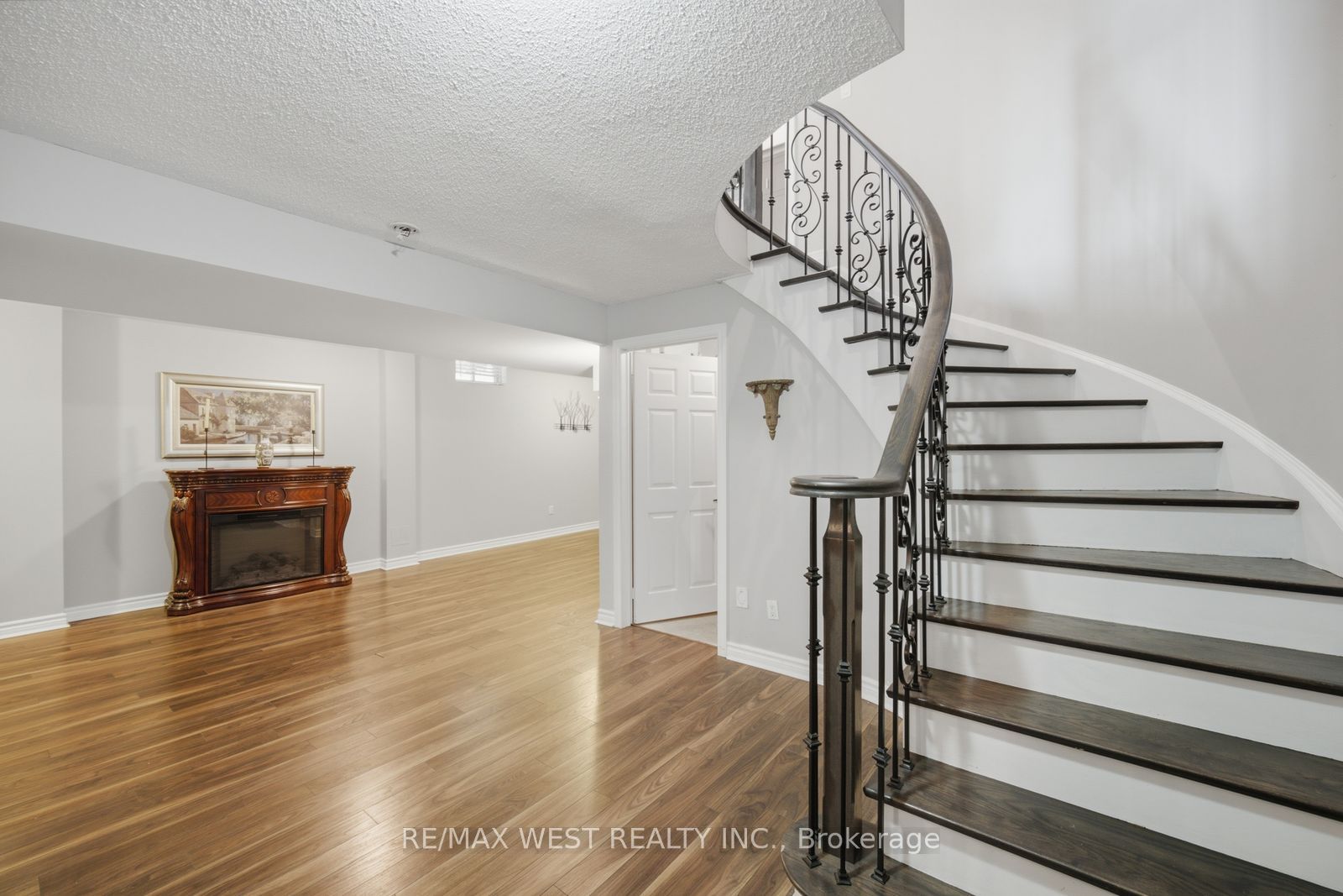 65 Burnhaven Avenue Property Photo 35