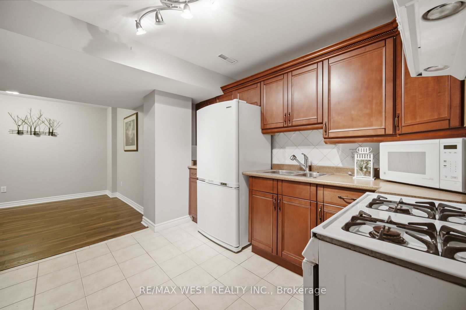 65 Burnhaven Avenue Property Photo 40