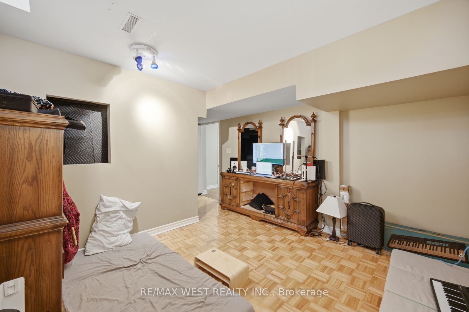 65 Burnhaven Avenue Property Photo 42