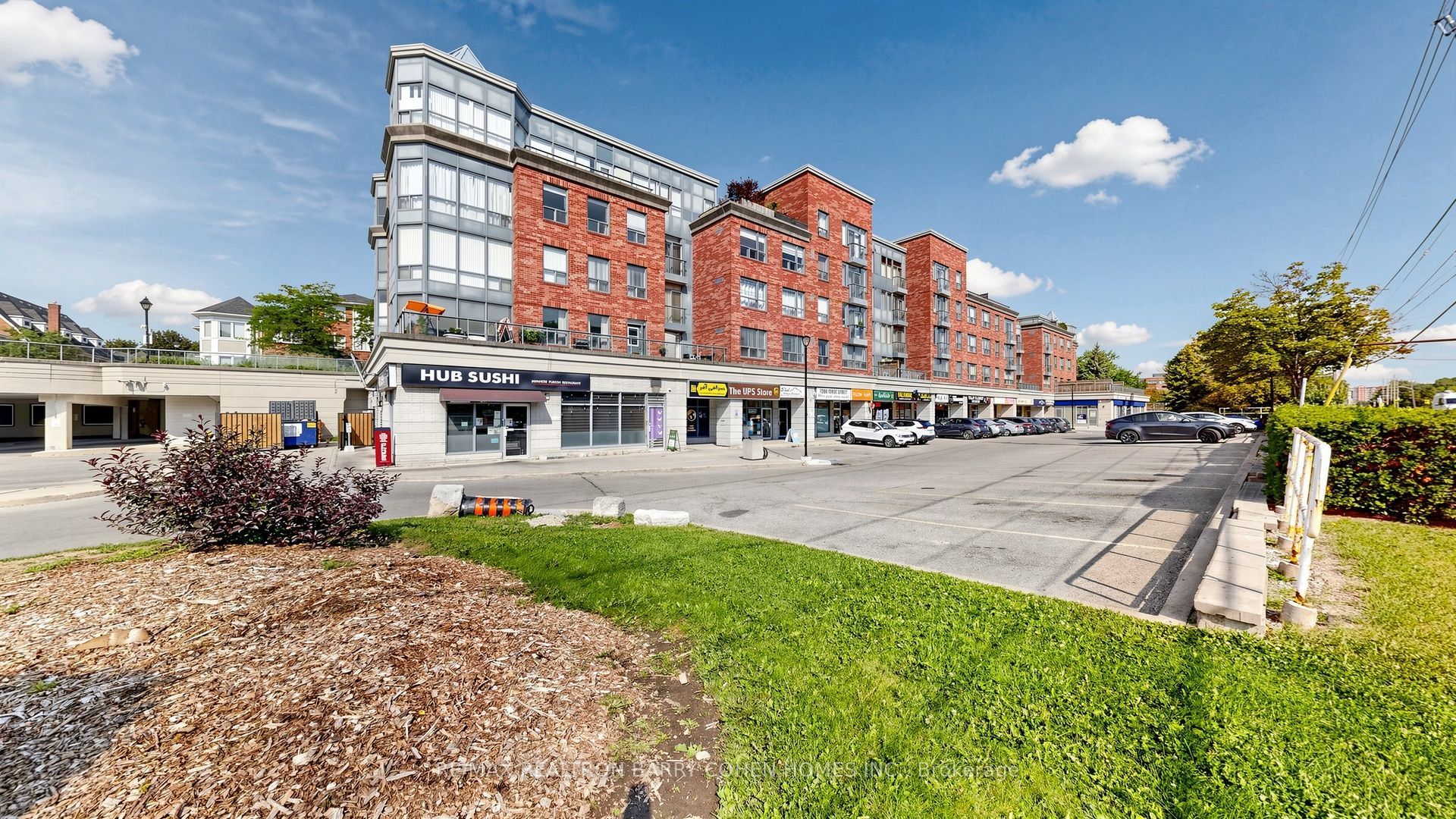 7398 Yonge Street 308 Property Photo 2