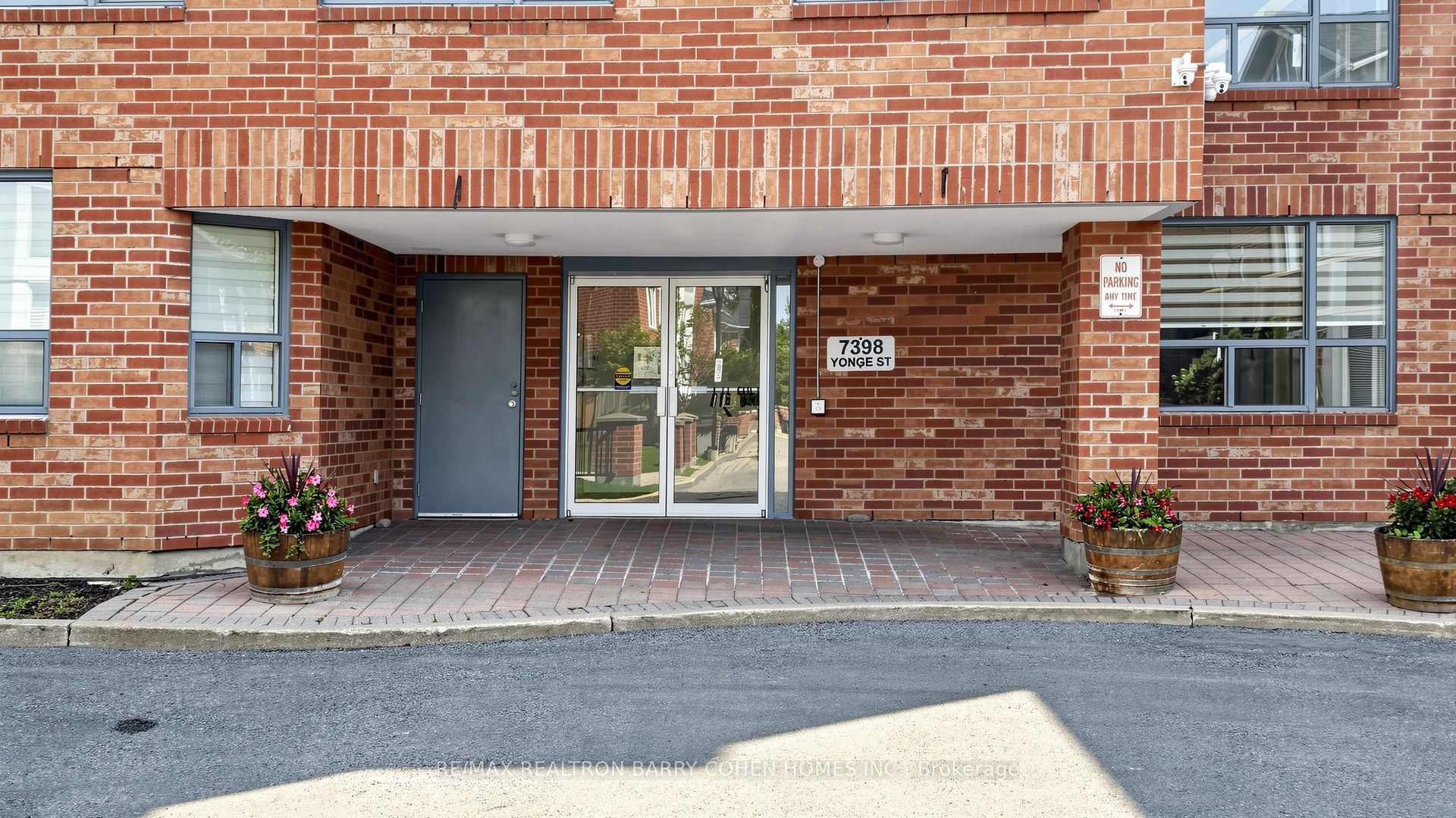 7398 Yonge Street 308 Property Photo 6