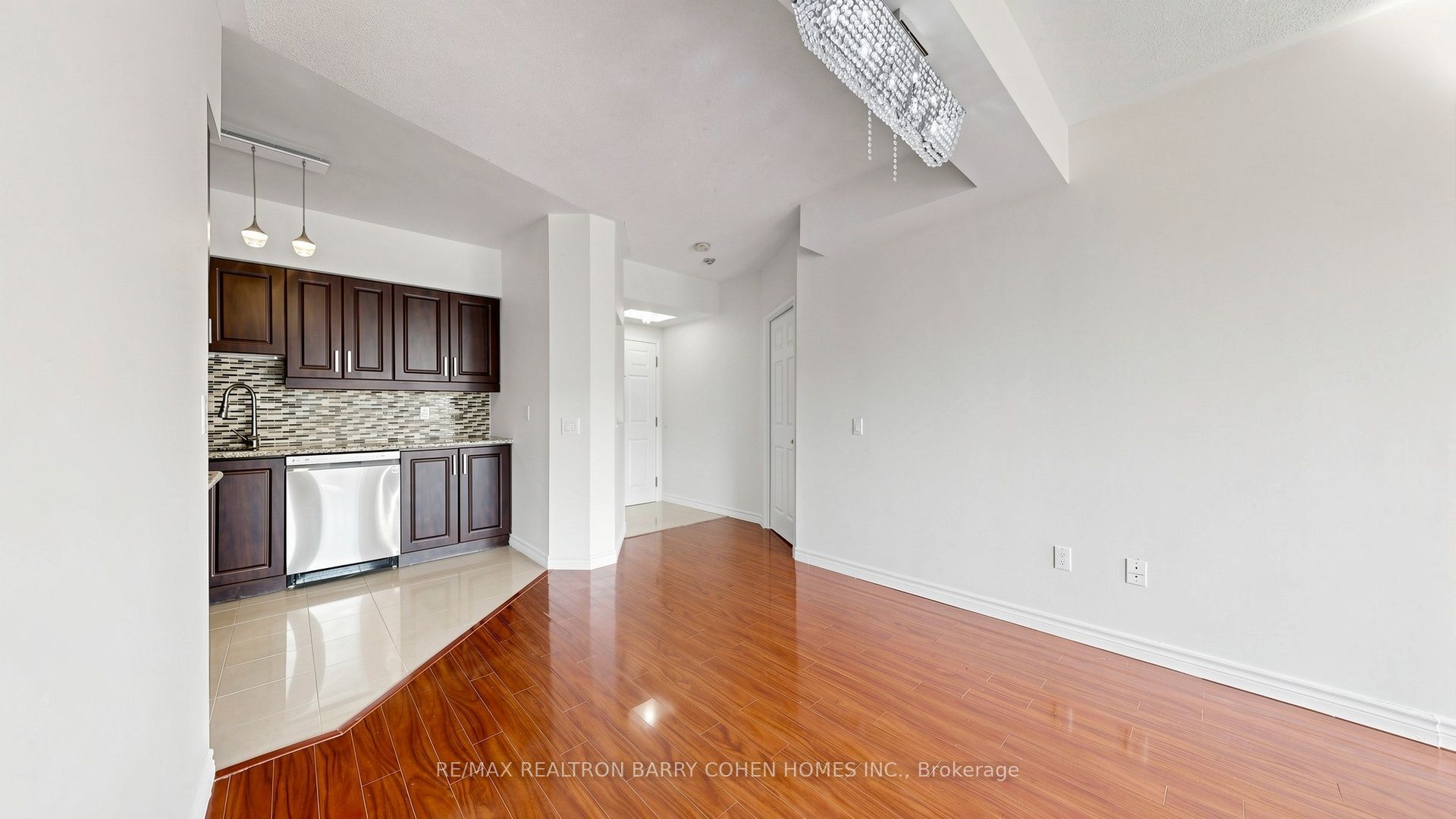 7398 Yonge Street 308 Property Photo 17