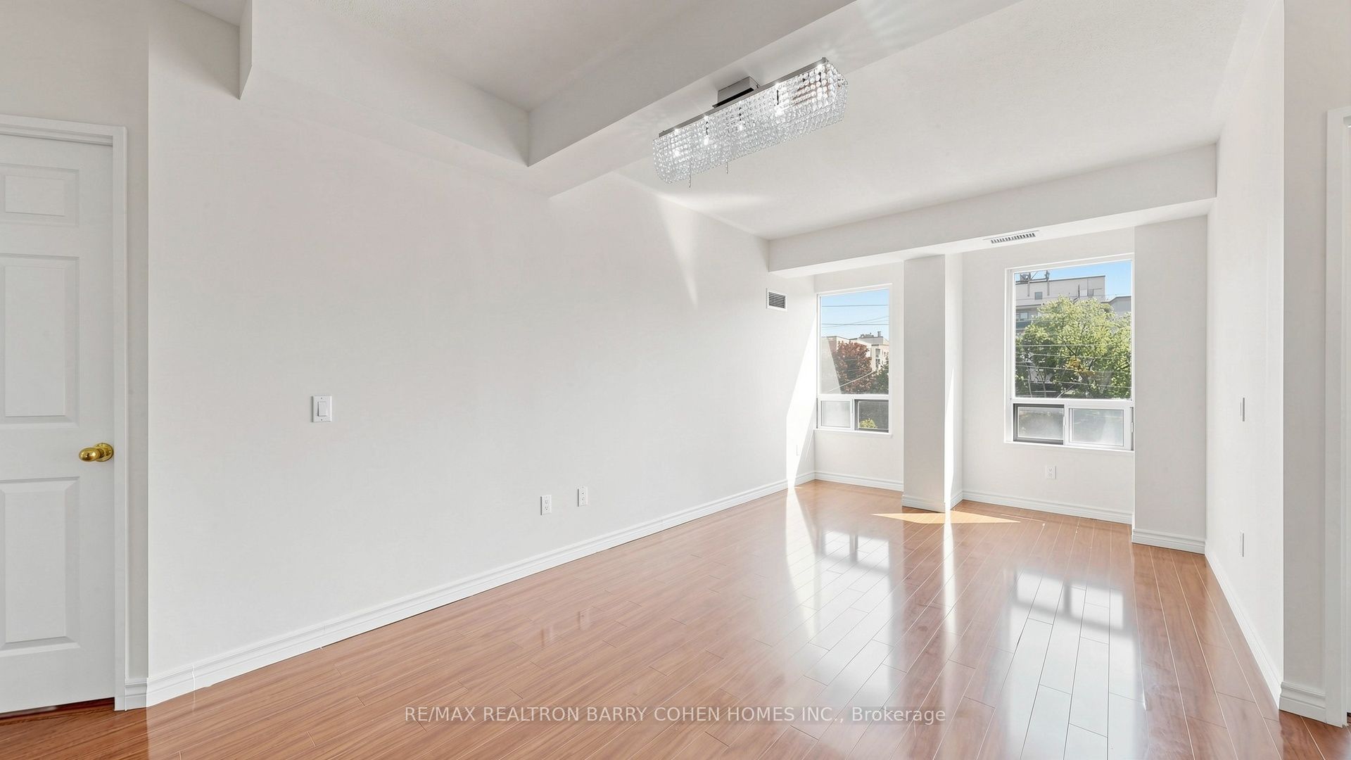 7398 Yonge Street 308 Property Photo 18