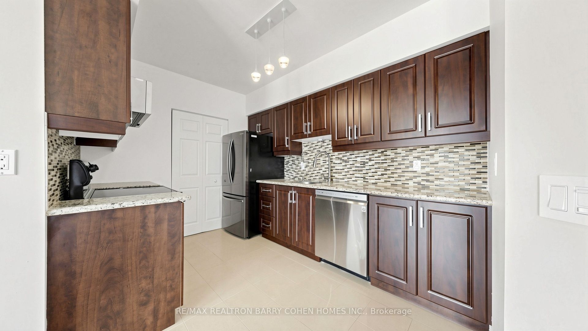 7398 Yonge Street 308 Property Photo 21