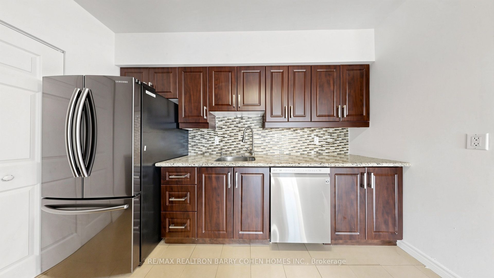 7398 Yonge Street 308 Property Photo 22