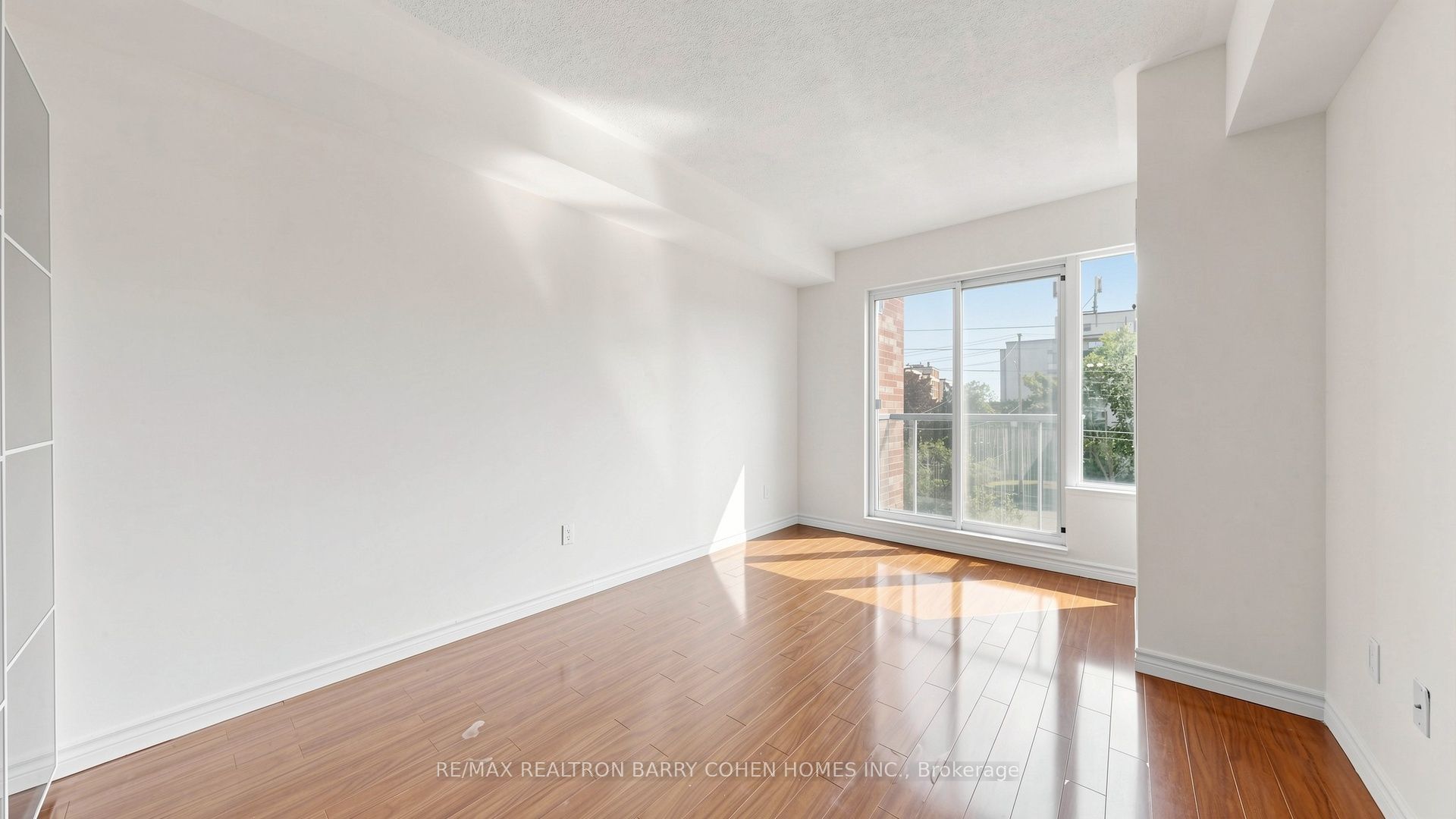 7398 Yonge Street 308 Property Photo 26