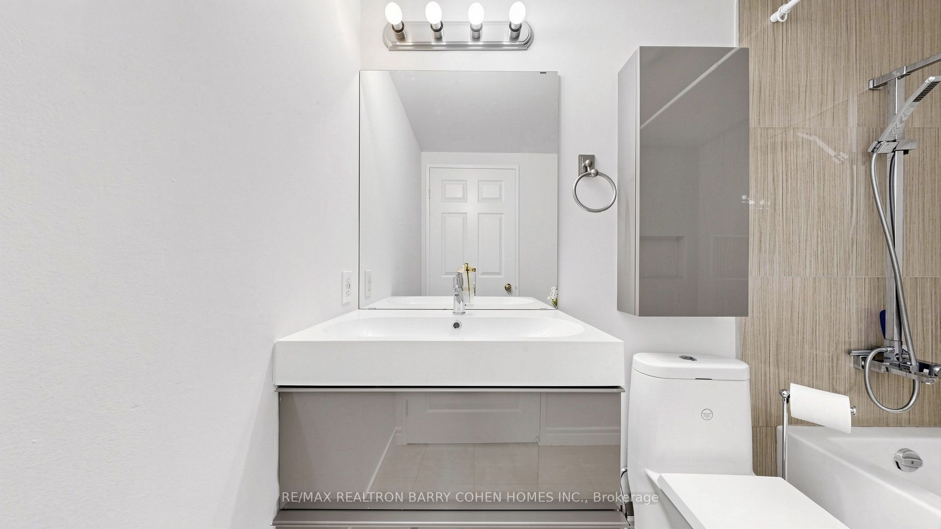 7398 Yonge Street 308 Property Photo 32