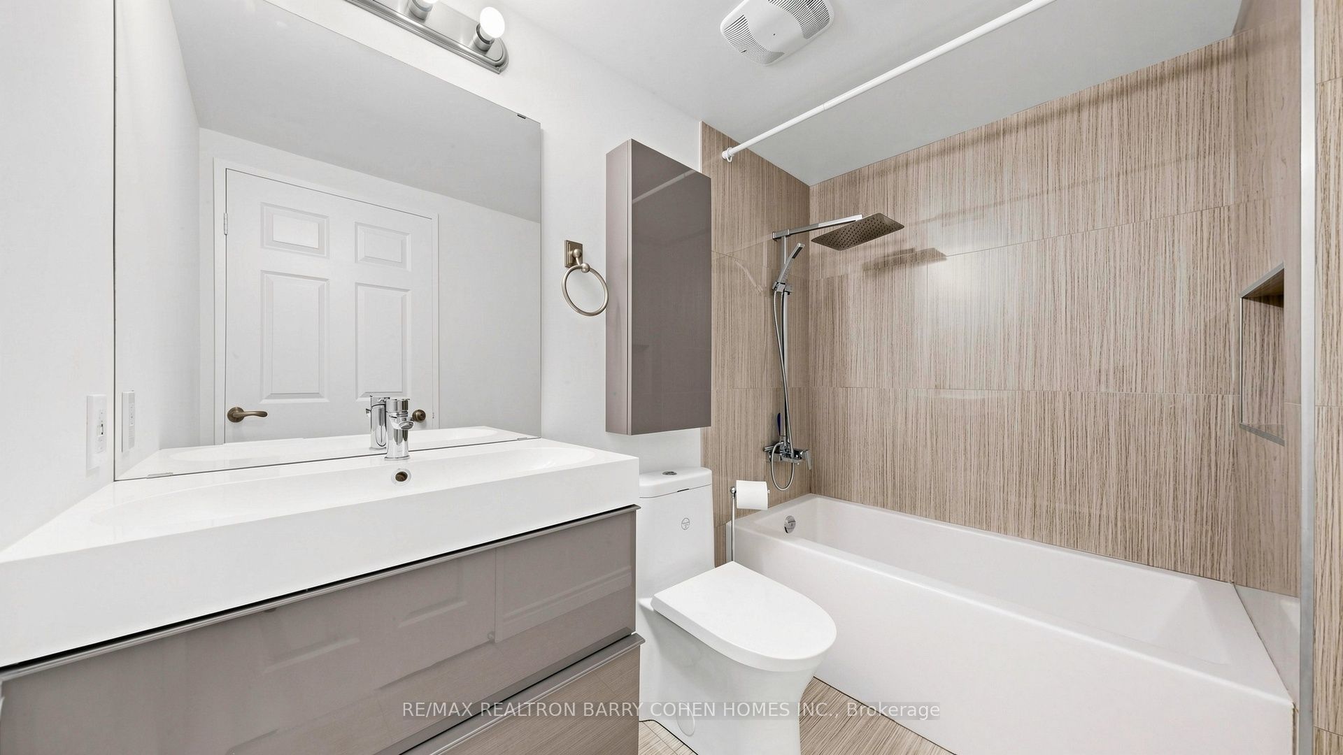 7398 Yonge Street 308 Property Photo 33