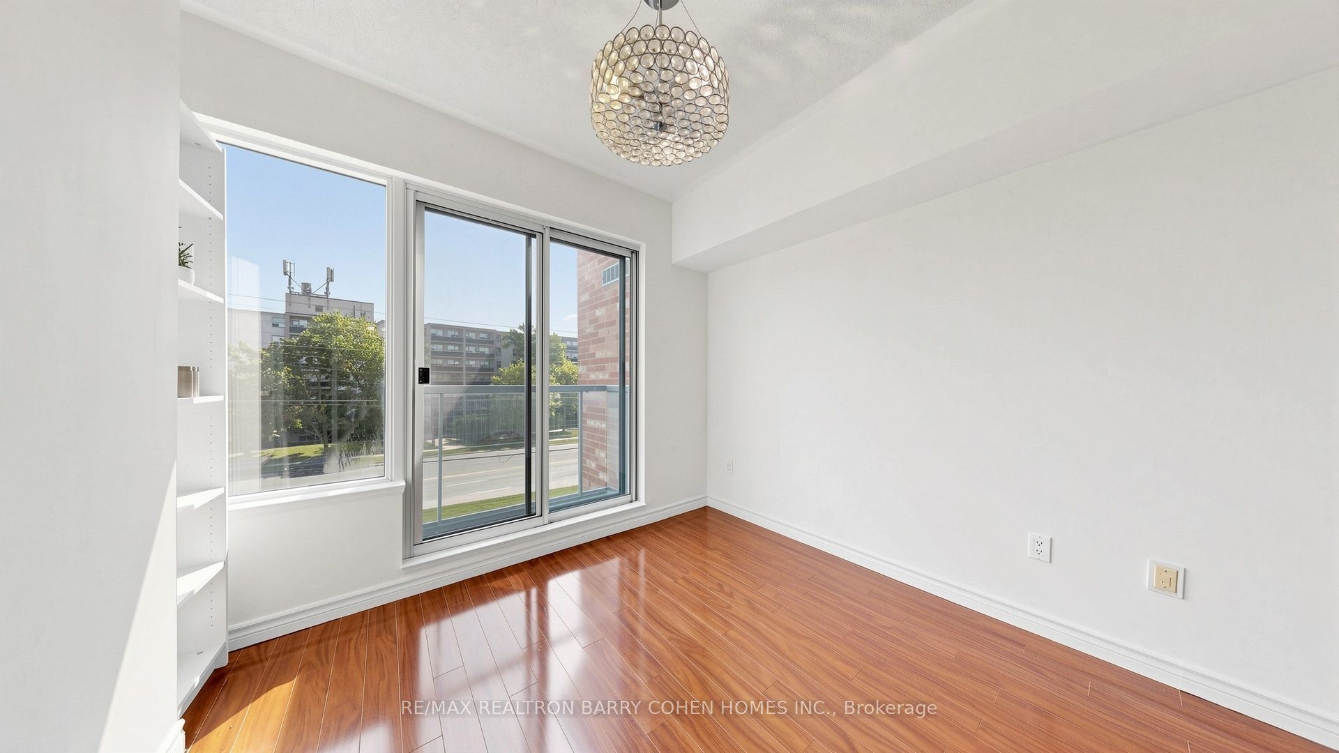 7398 Yonge Street 308 Property Photo 34