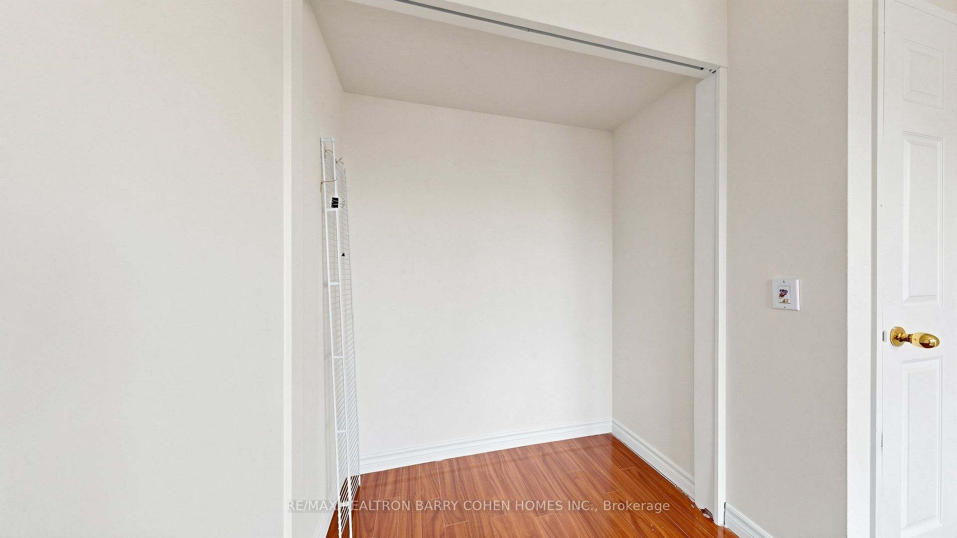 7398 Yonge Street 308 Property Photo 37