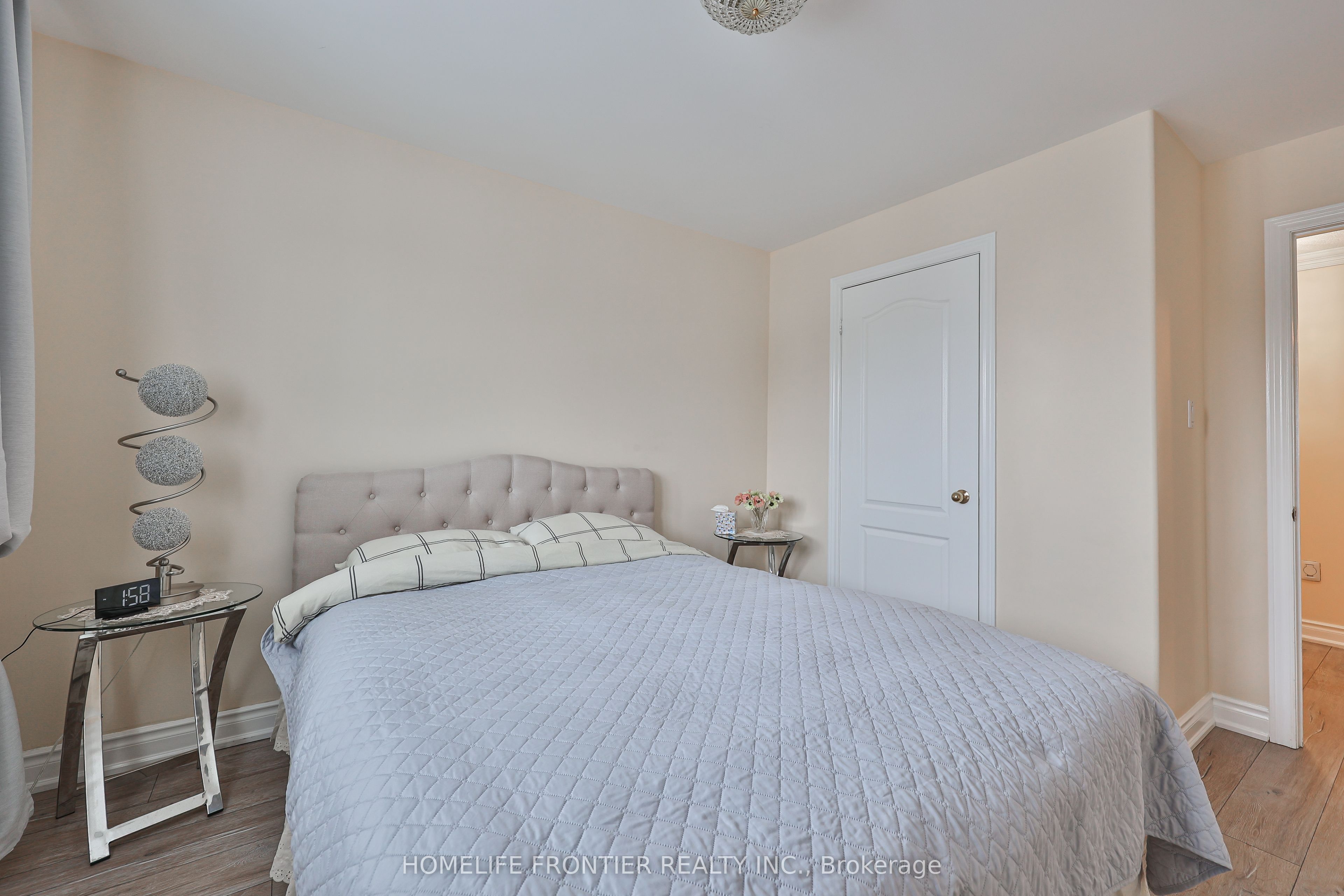 30 Saint Avenue Property Photo 24