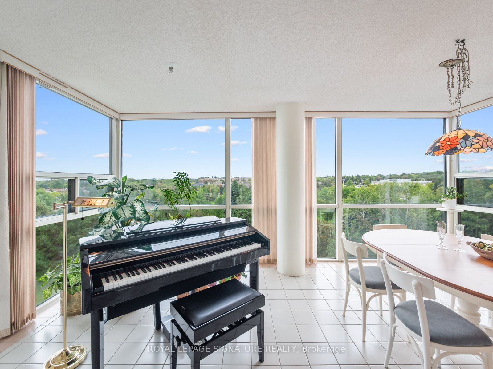 40 Harding Boulevard W # 716 Property Photo 1