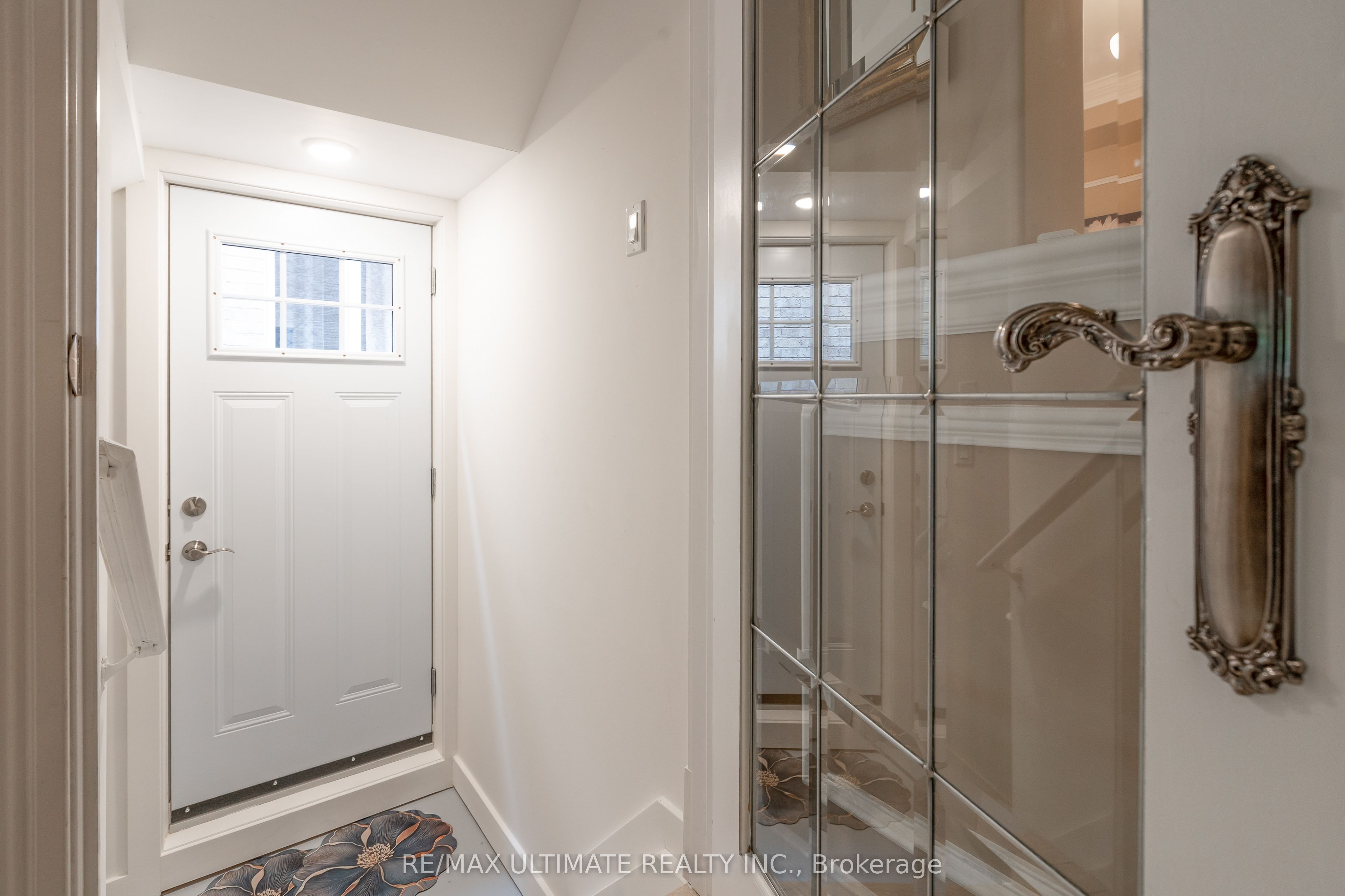 15 Ozner Crescent Property Photo 6