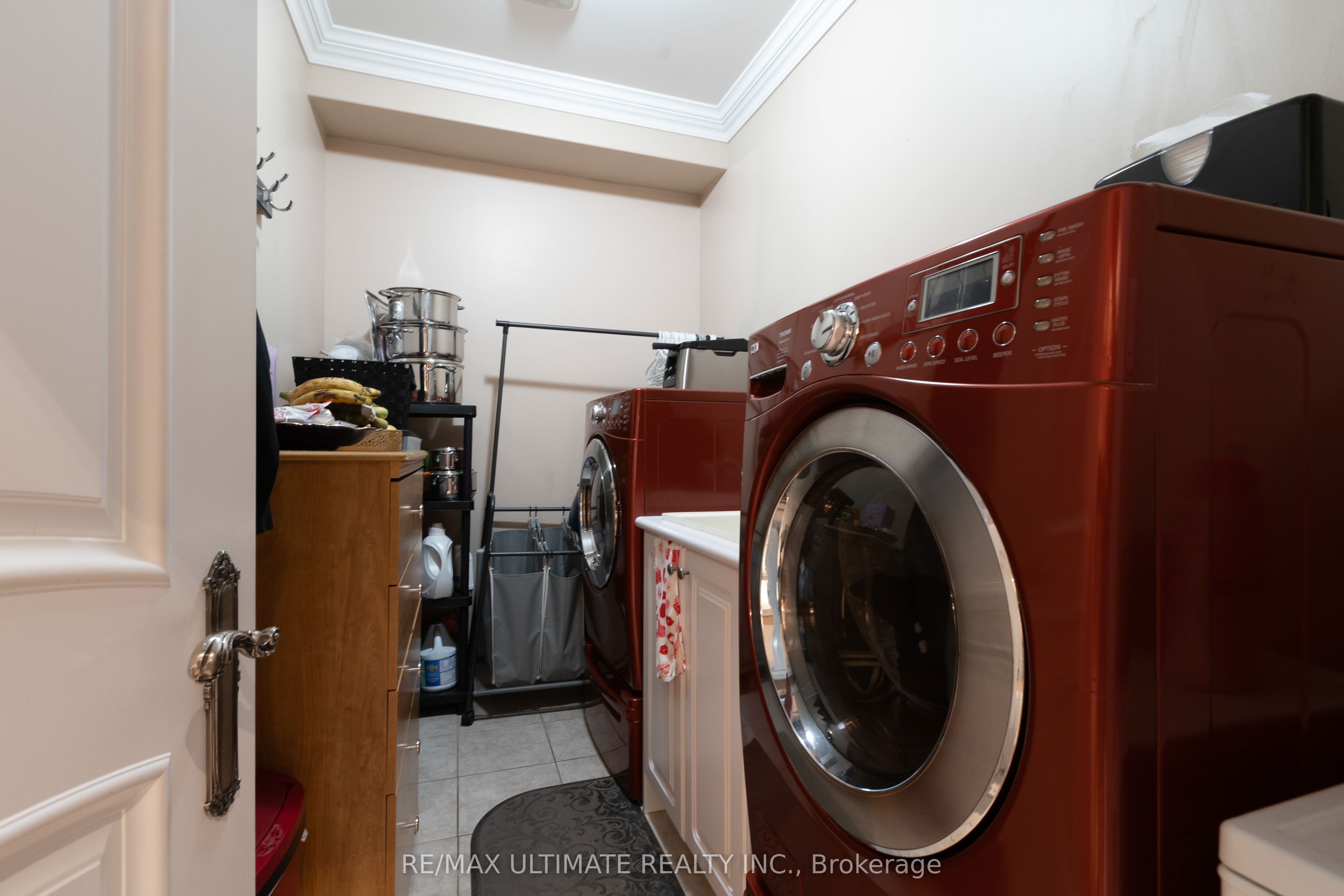 15 Ozner Crescent Property Photo 8