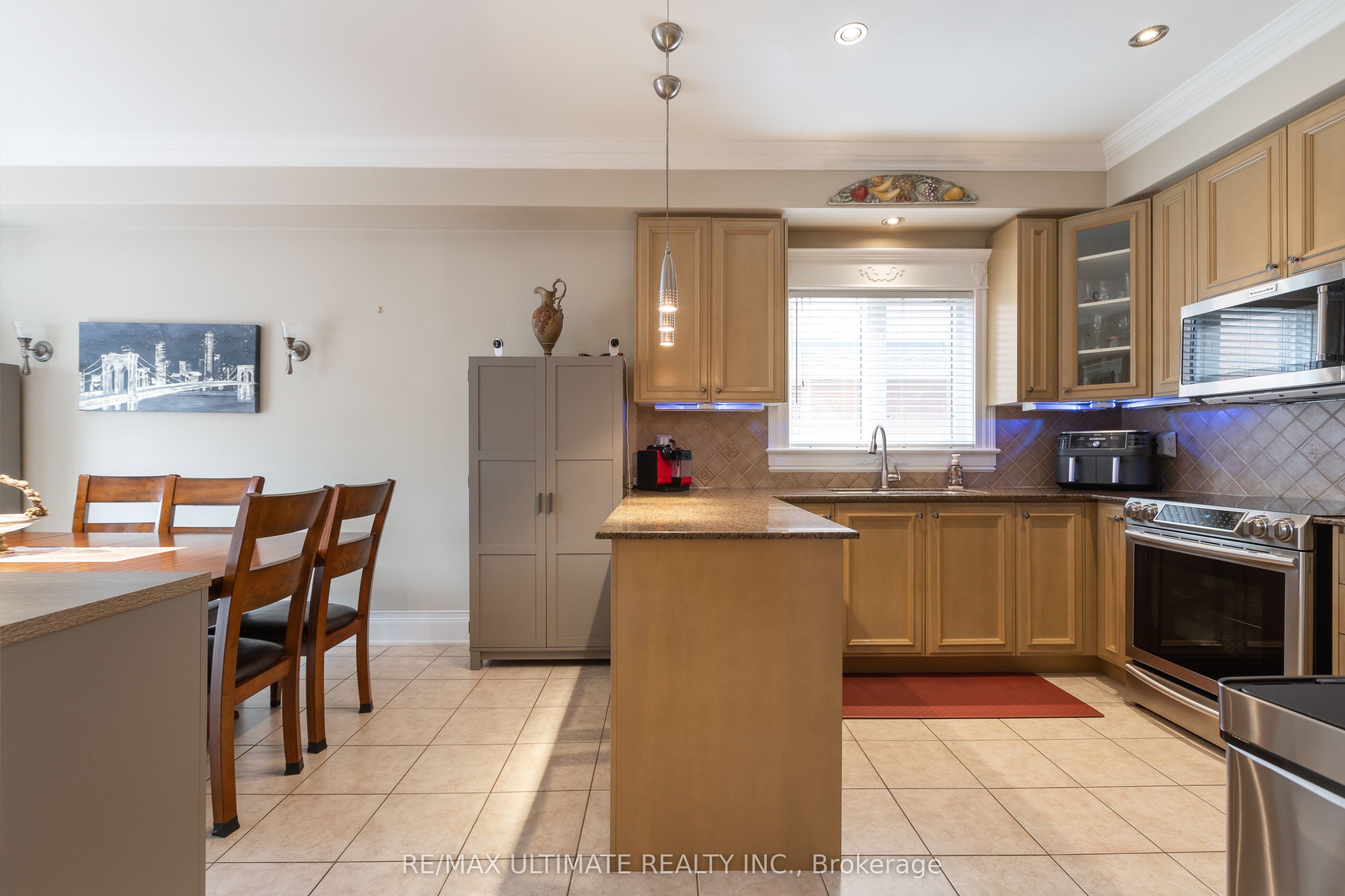 15 Ozner Crescent Property Photo 11