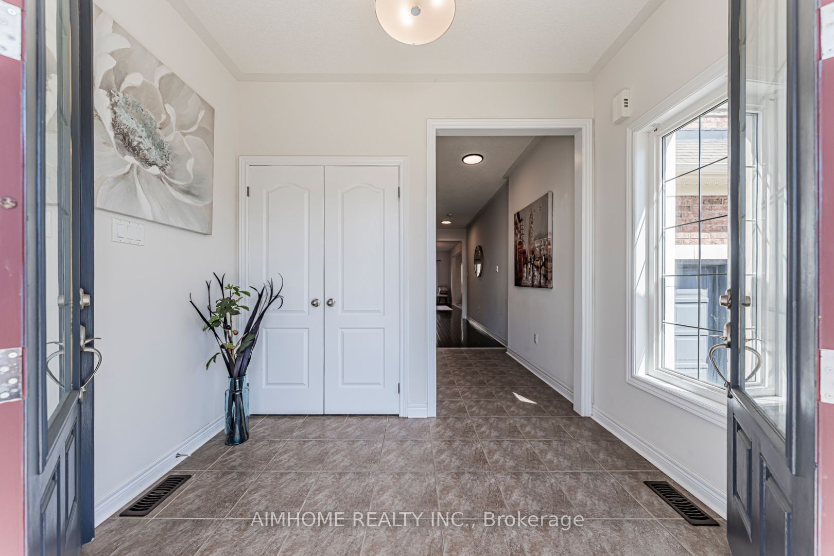 223 Emma Broadbent Court Property Photo 4