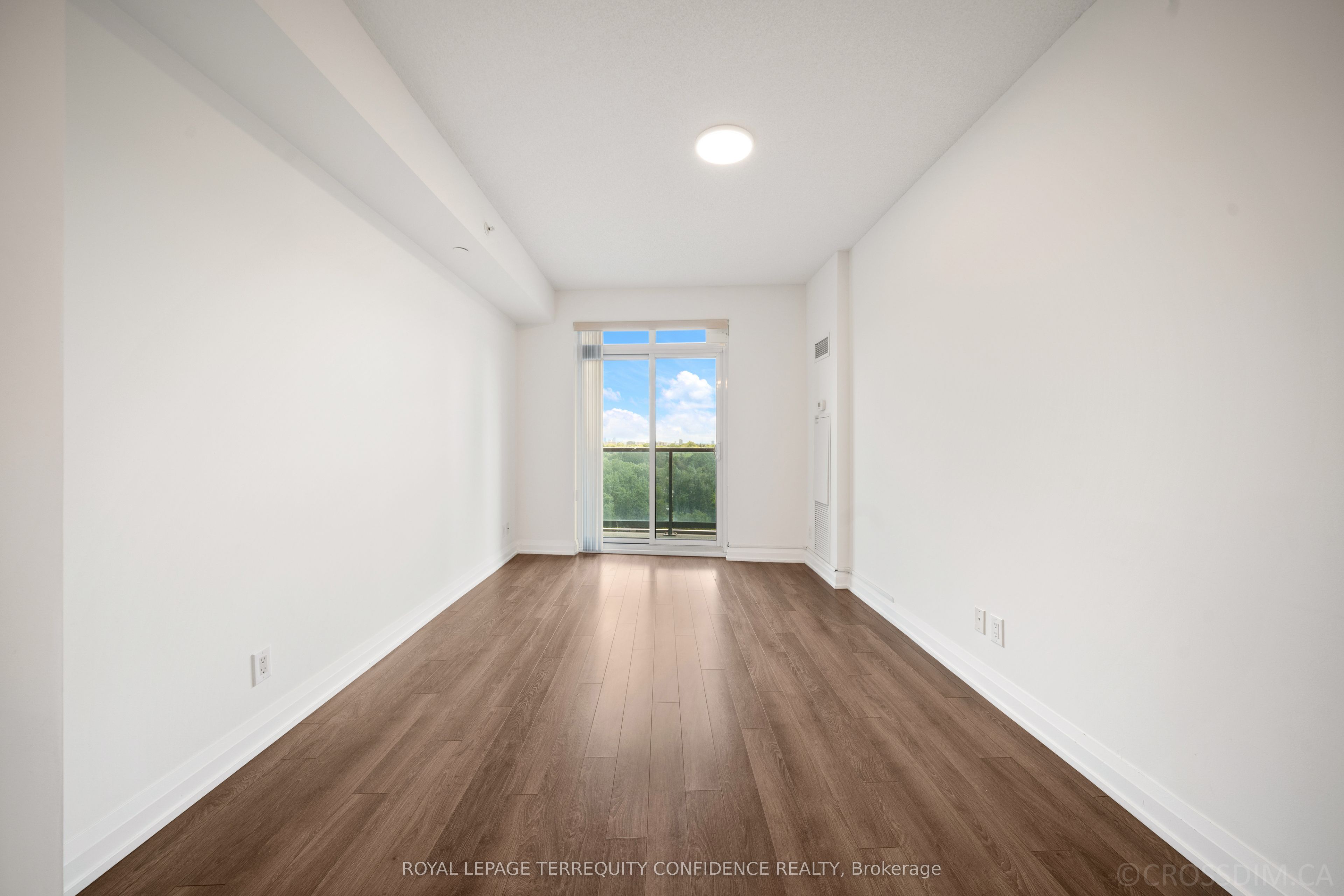 7161 Yonge Street 727 Property Photo 10