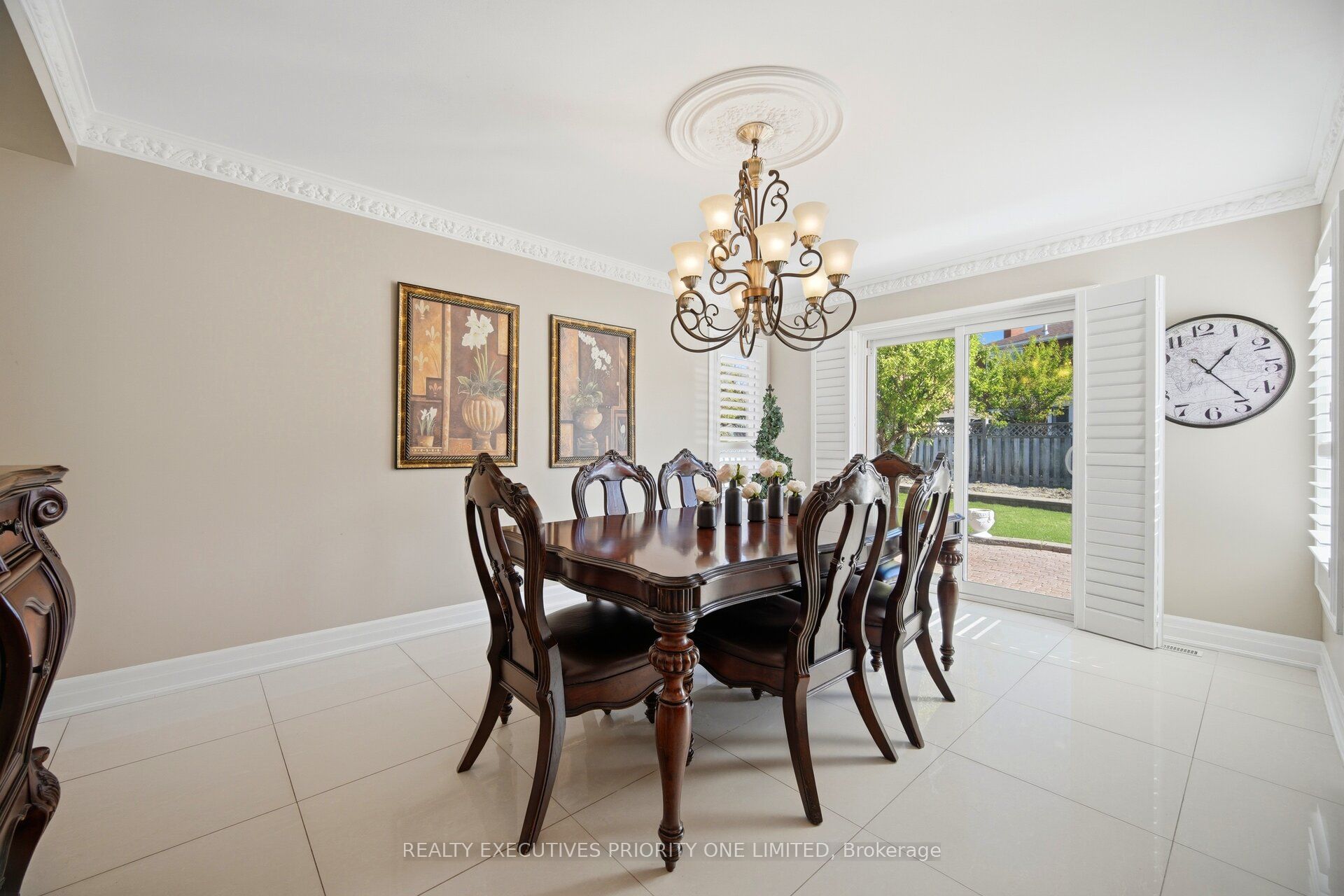 139 Jade Crescent Property Photo 11