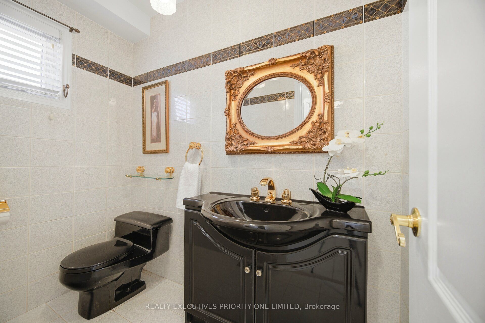 139 Jade Crescent Property Photo 16