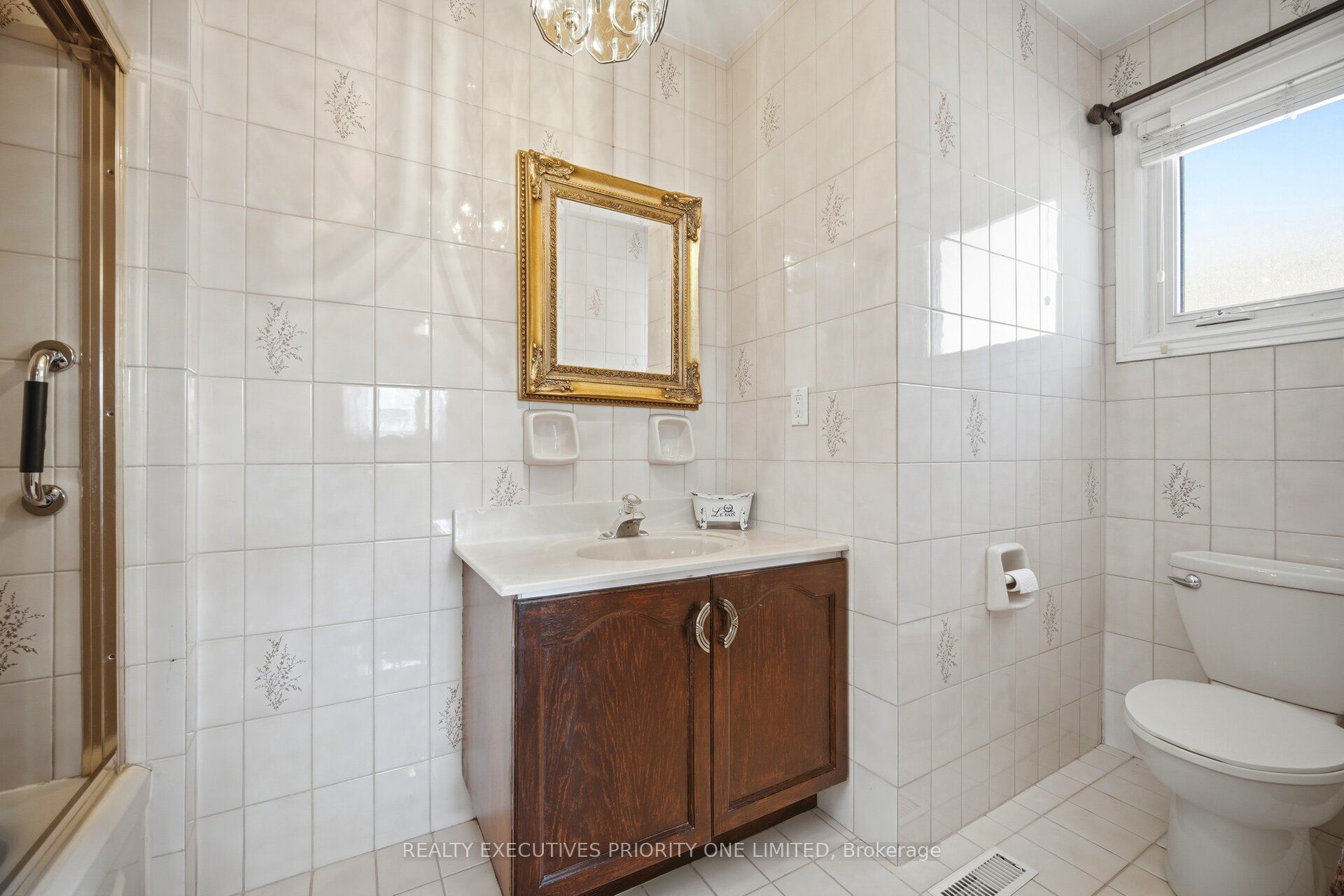 139 Jade Crescent Property Photo 22