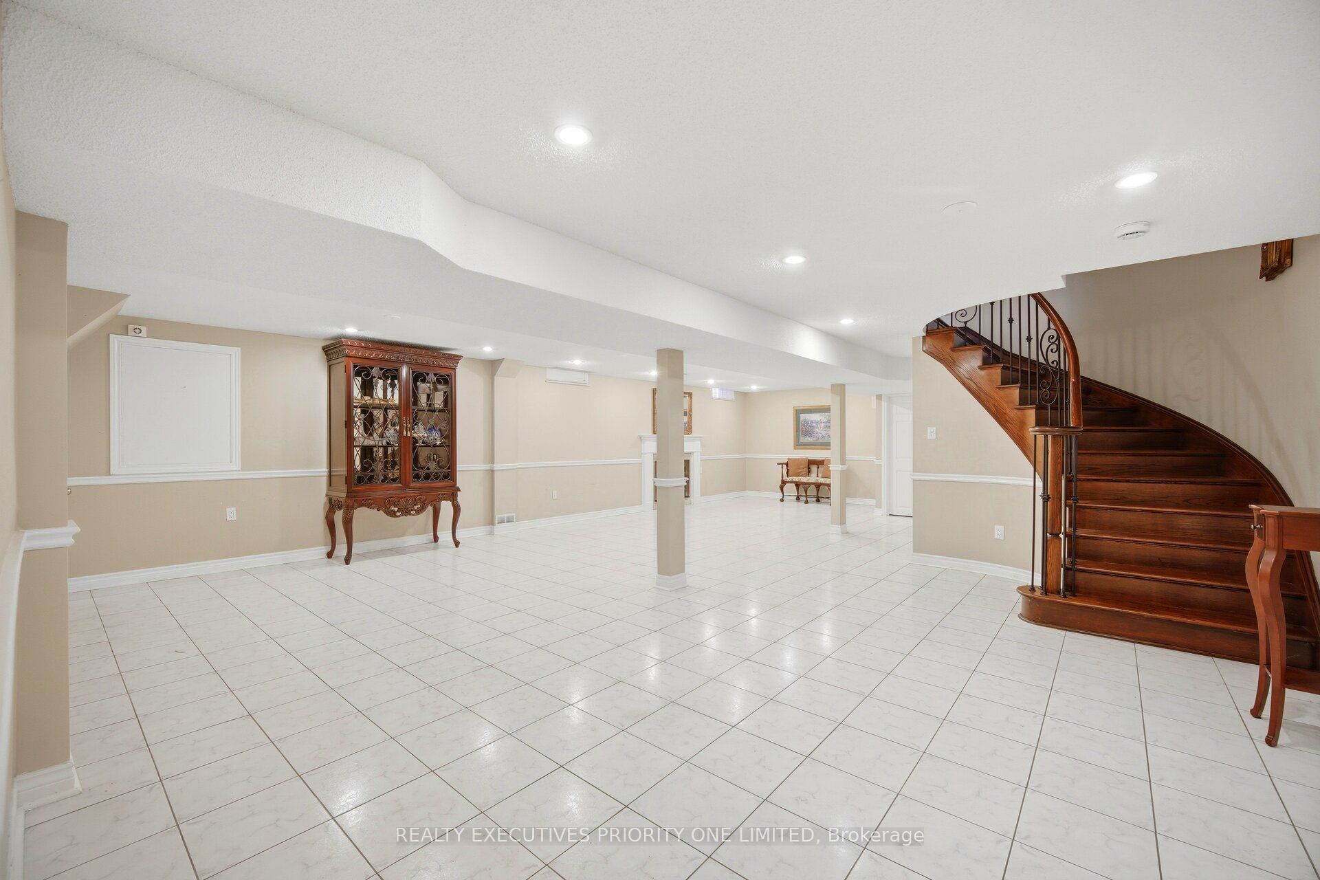 139 Jade Crescent Property Photo 34