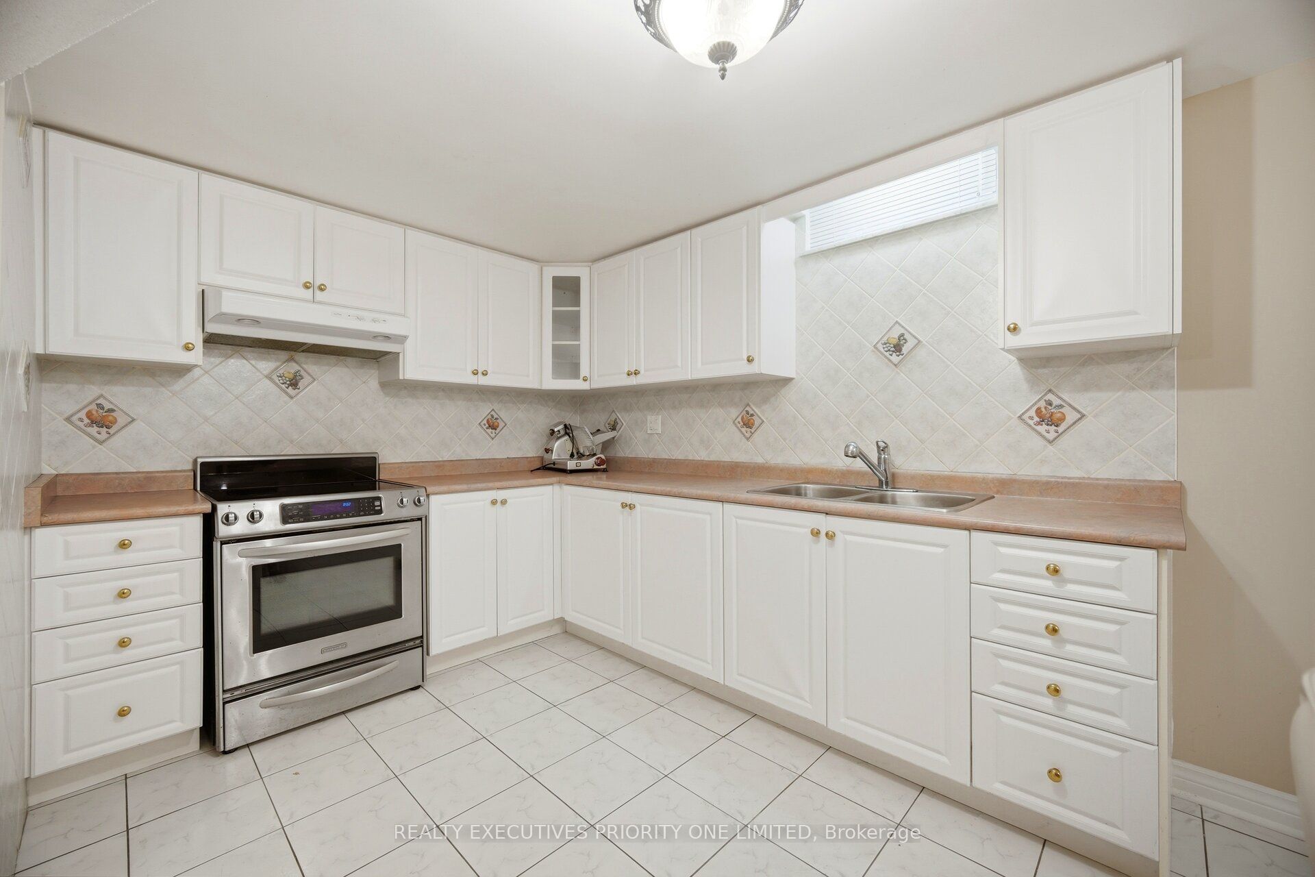 139 Jade Crescent Property Photo 37