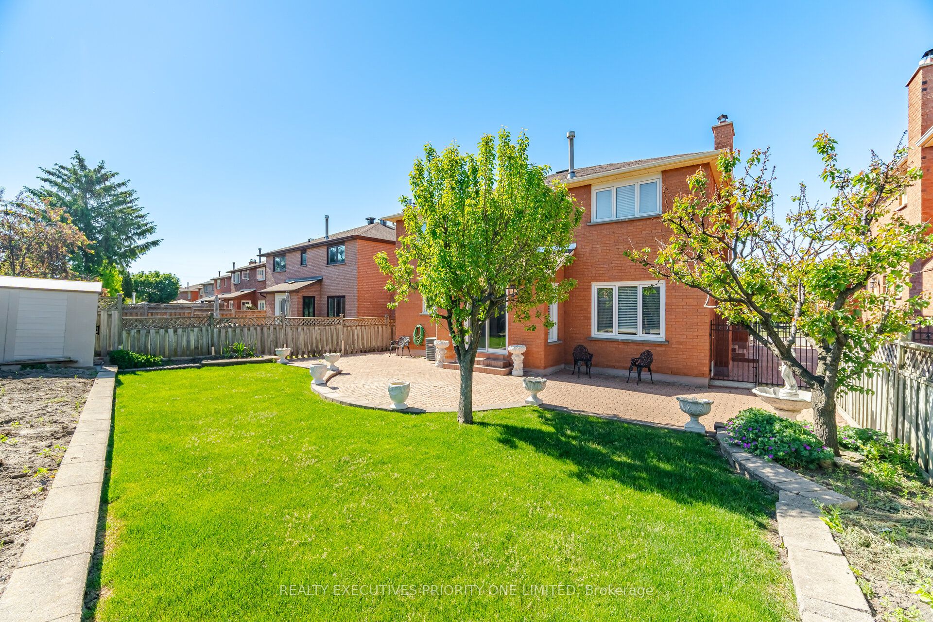 139 Jade Crescent Property Photo 43