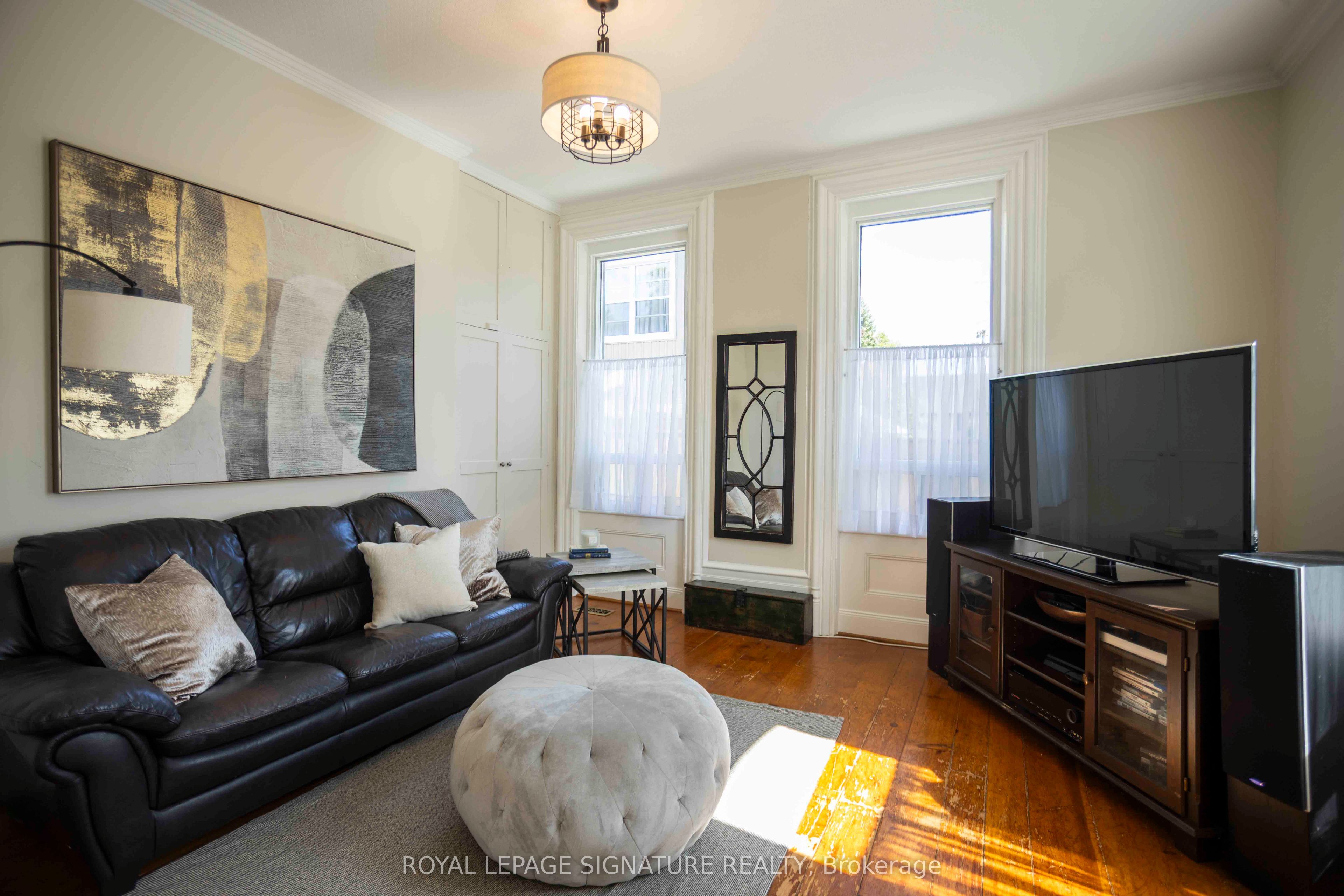 55 Brock Street E Property Photo 8