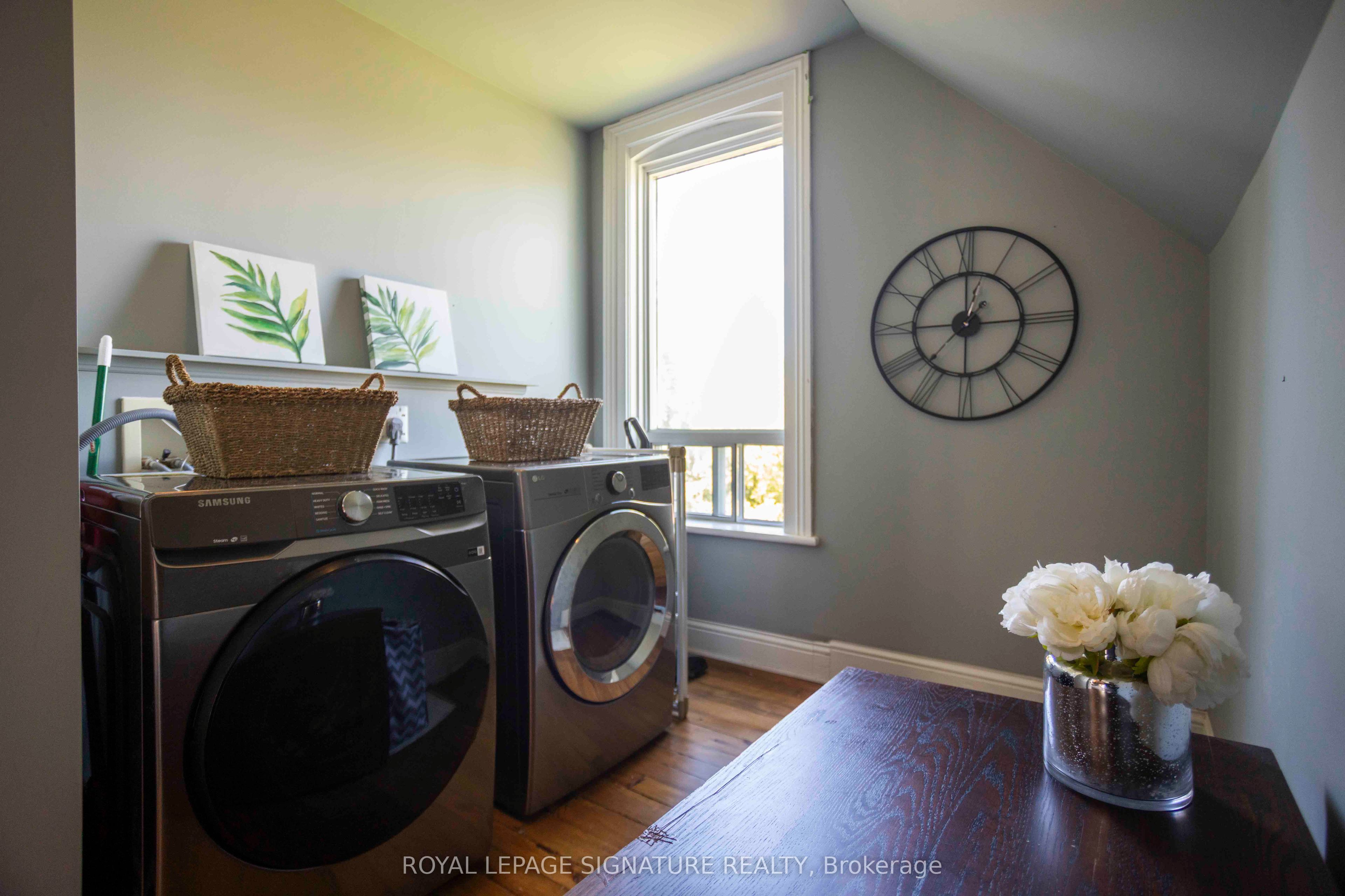55 Brock Street E Property Photo 14