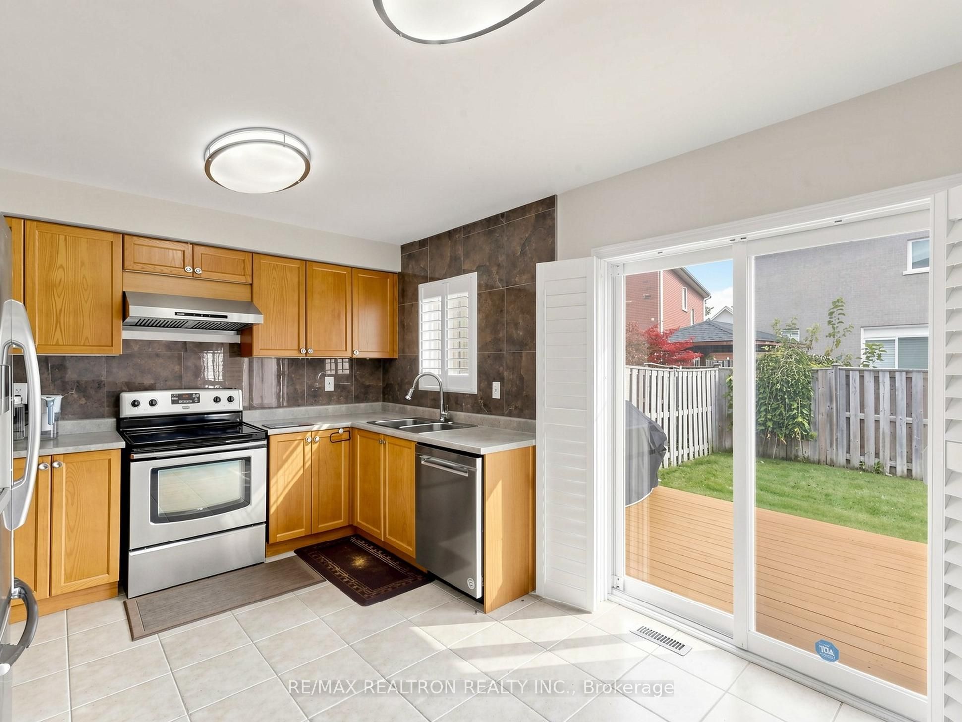 13 Stotts Crescent Property Photo 6