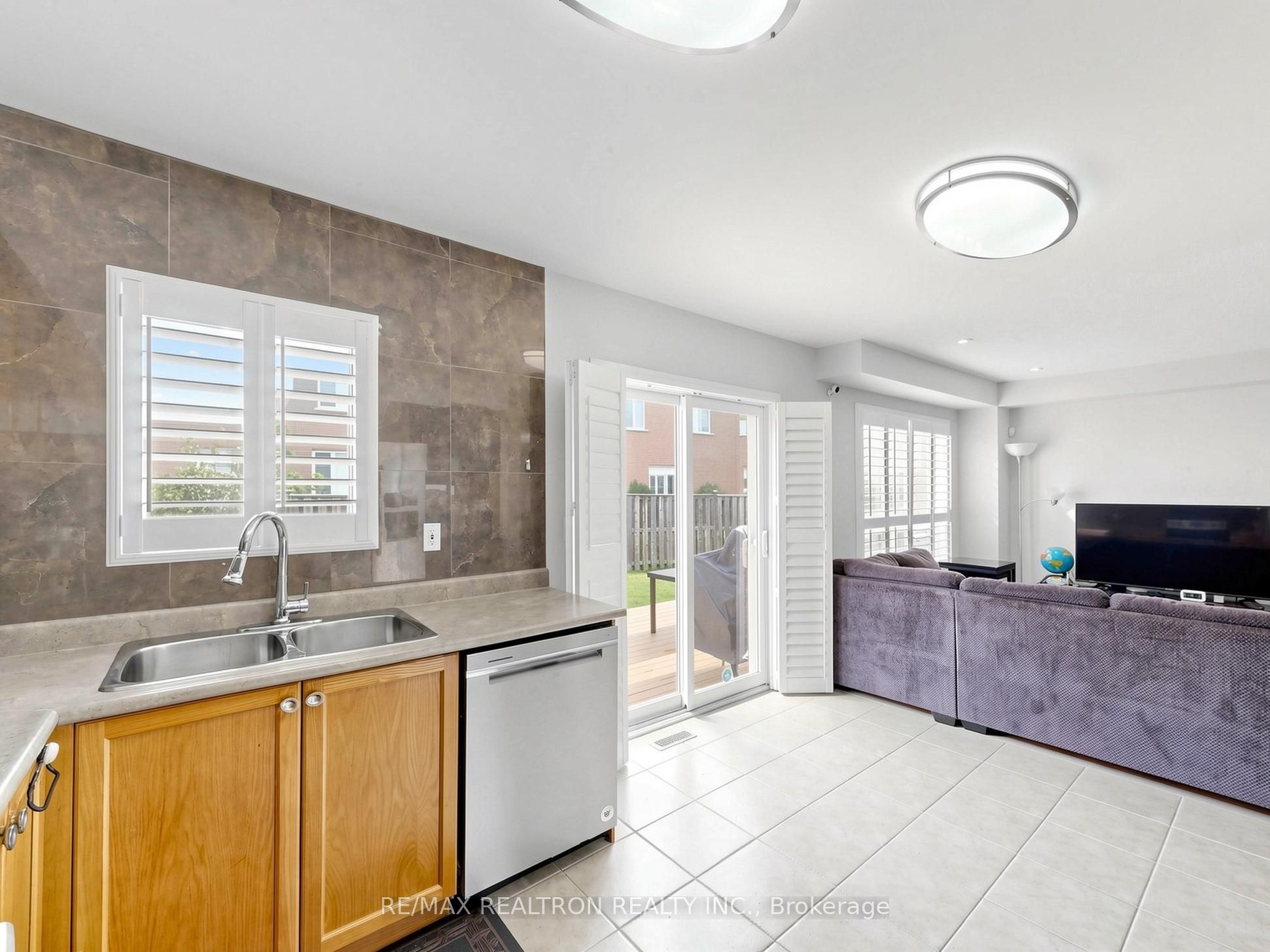 13 Stotts Crescent Property Photo 11