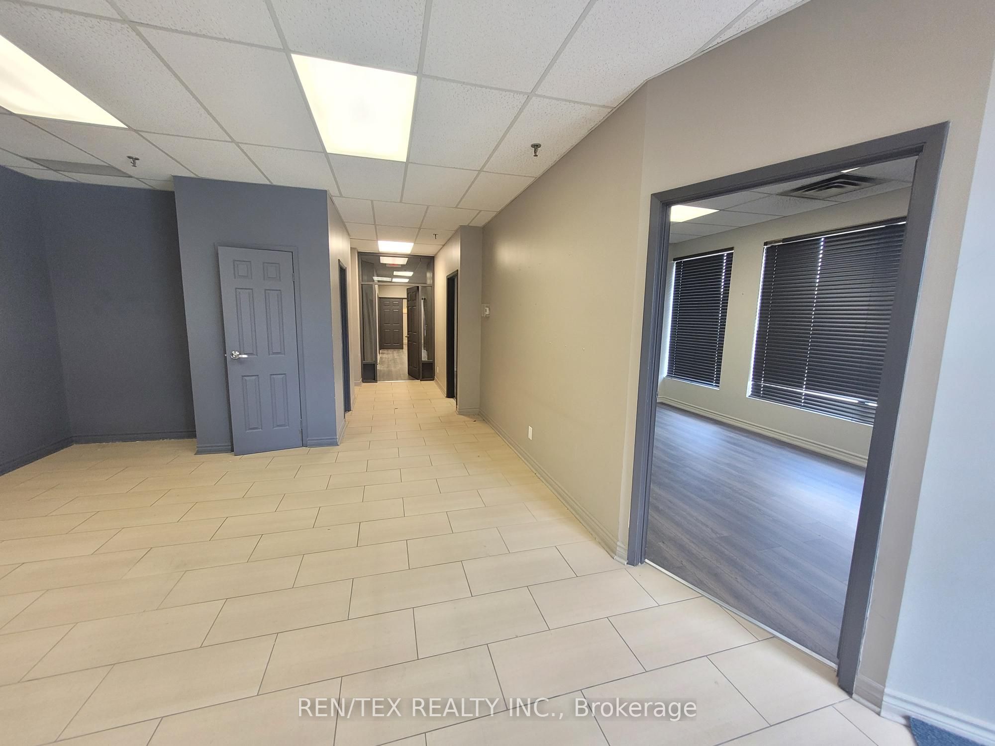 4300 Steeles Avenue W Unit 31 Property Photo 3
