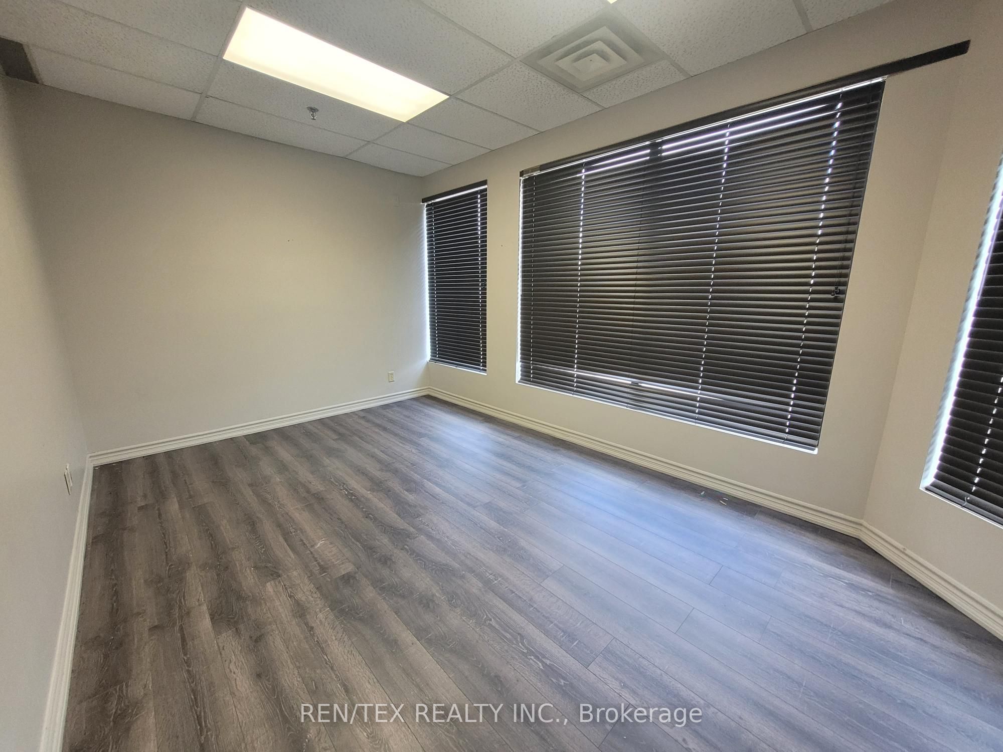 4300 Steeles Avenue W Unit 31 Property Photo 5