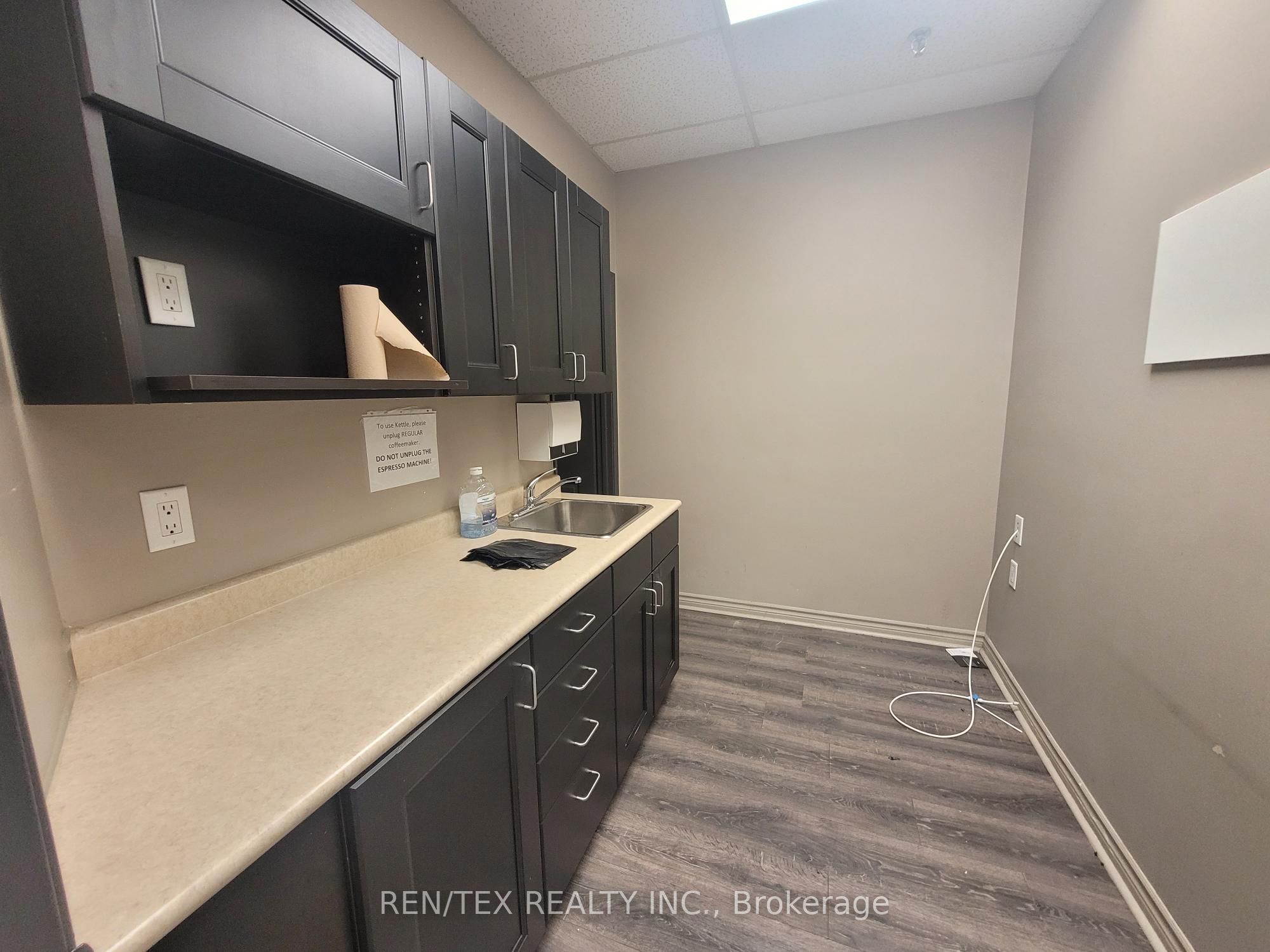 4300 Steeles Avenue W Unit 31 Property Photo 7