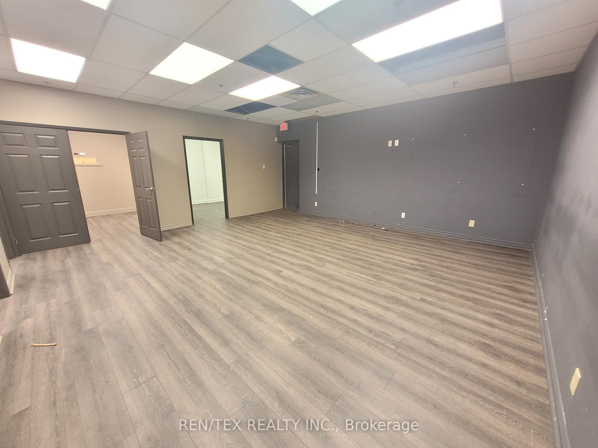 4300 Steeles Avenue W Unit 31 Property Photo 8