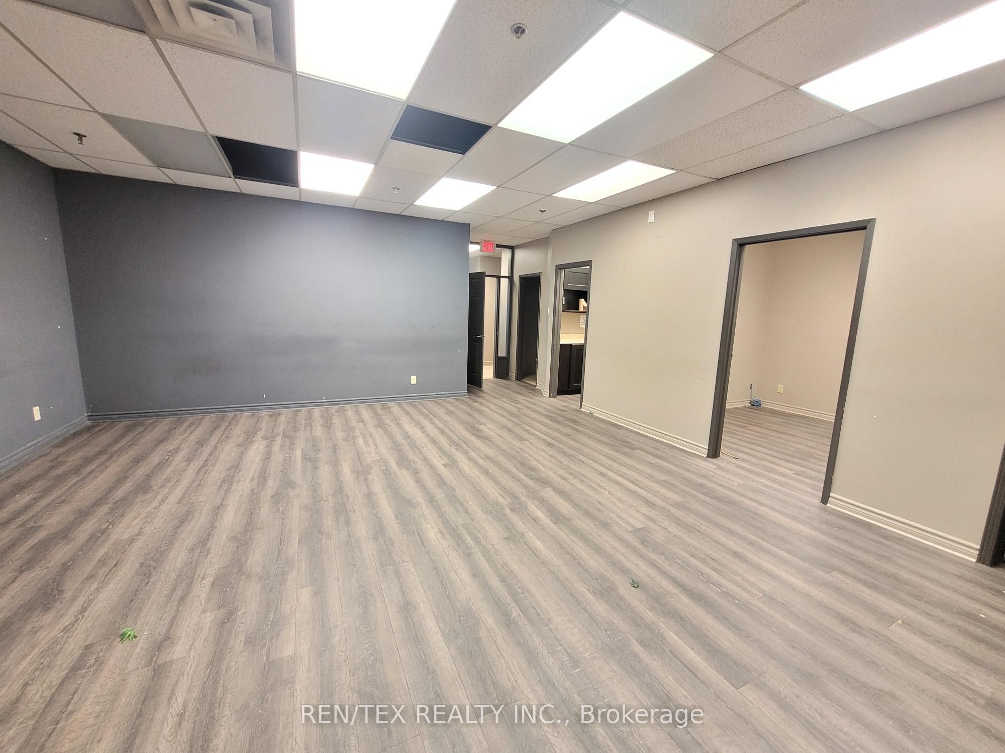 4300 Steeles Avenue W Unit 31 Property Photo 11