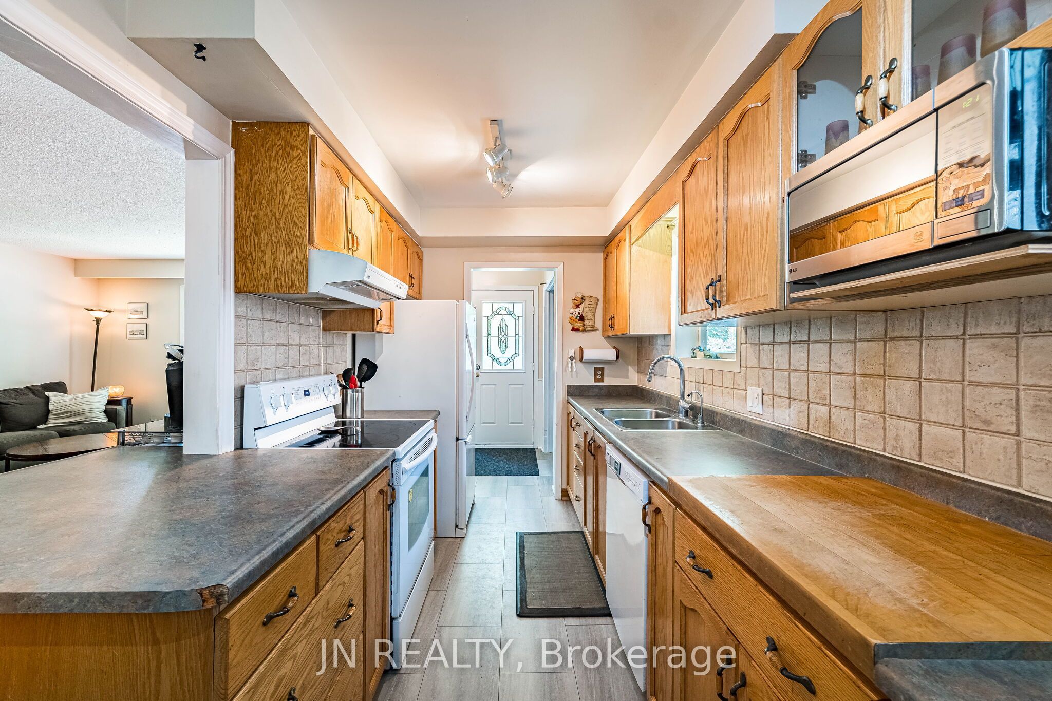 49 School Street Property Photo 19